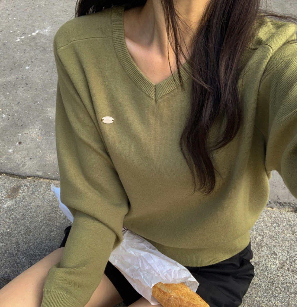 V-Neck Olive Green Sweater - photo 4