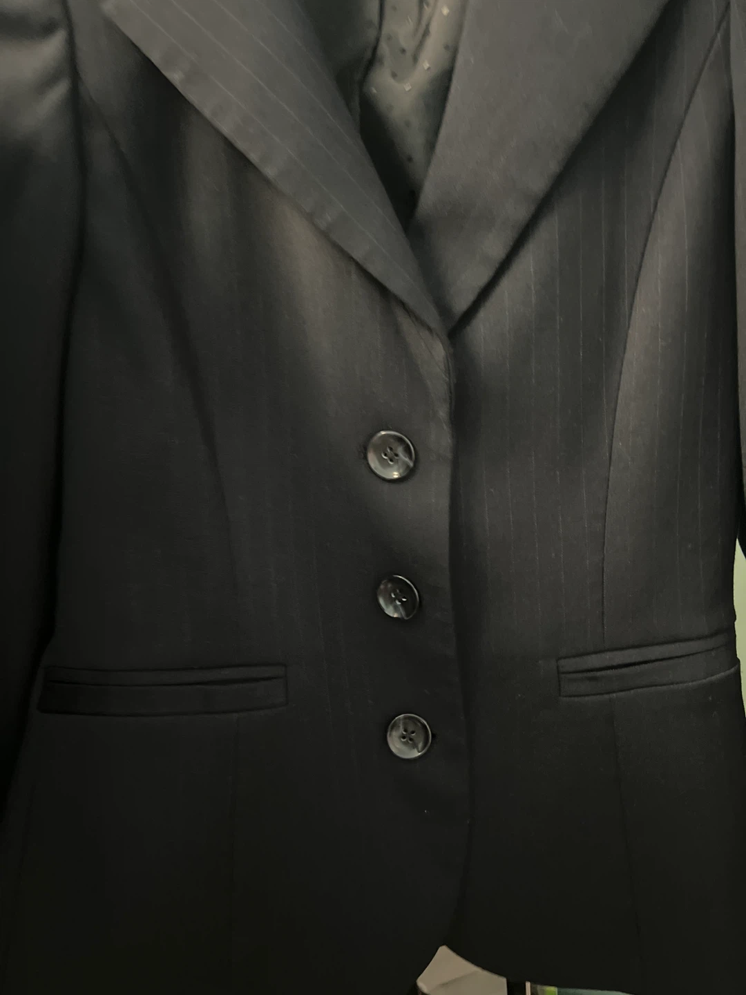 G2000 Women's Black Pinstripe Blazer Size 34 - photo 3