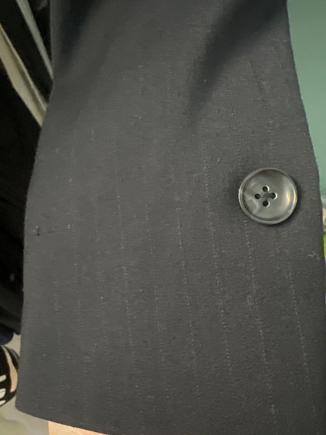 G2000 Women's Black Pinstripe Blazer Size 34 - photo 4