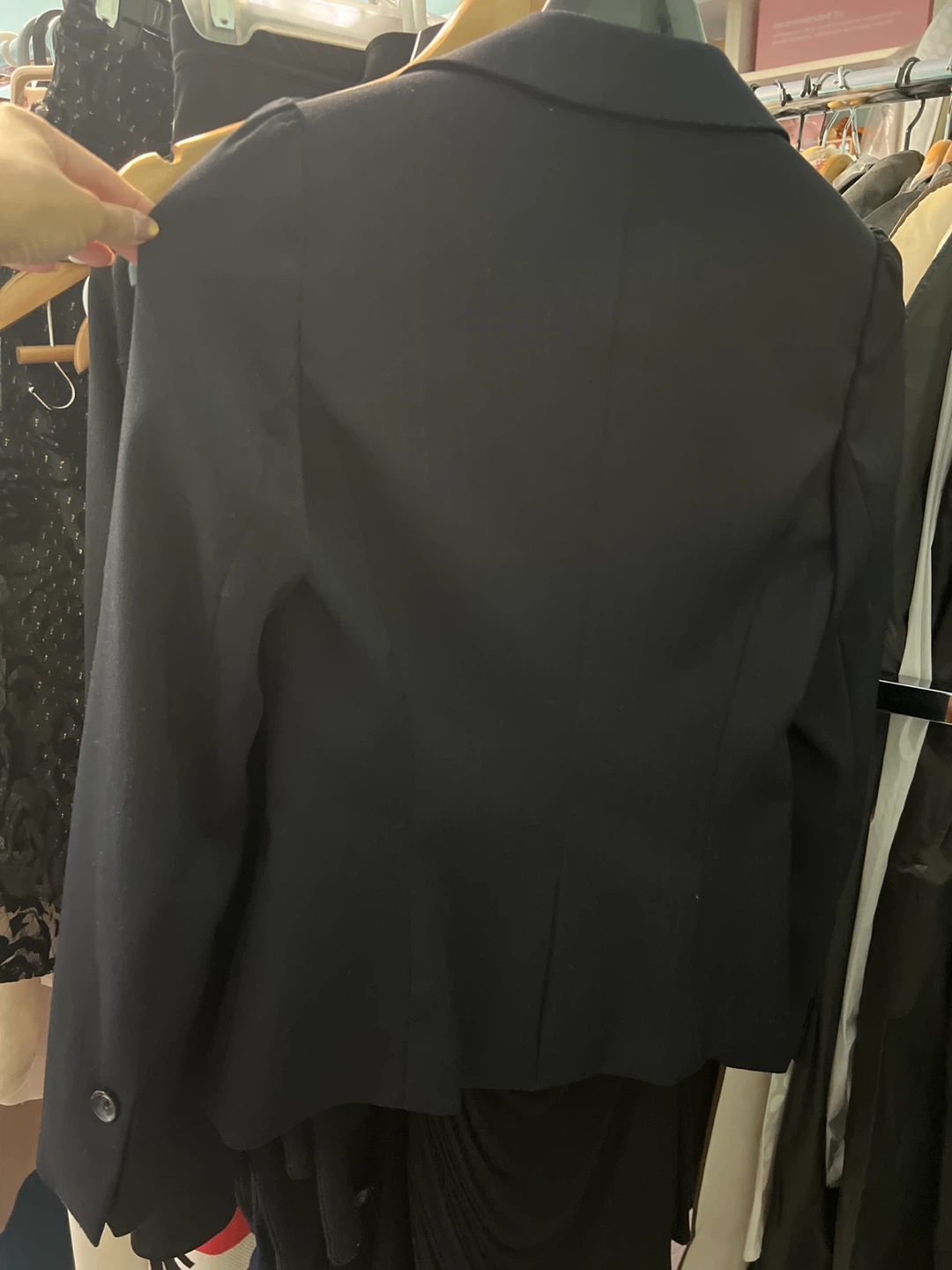 G2000 Women's Black Pinstripe Blazer Size 34 - photo 5
