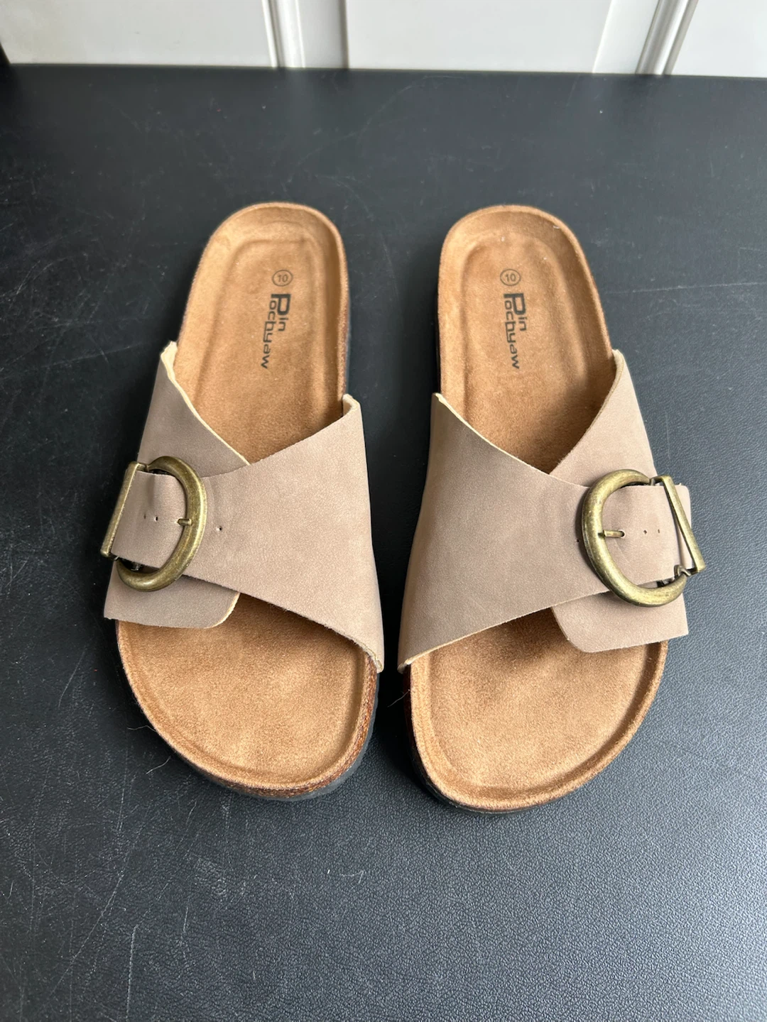 Pin Pochyaw Women's Slides Size 10