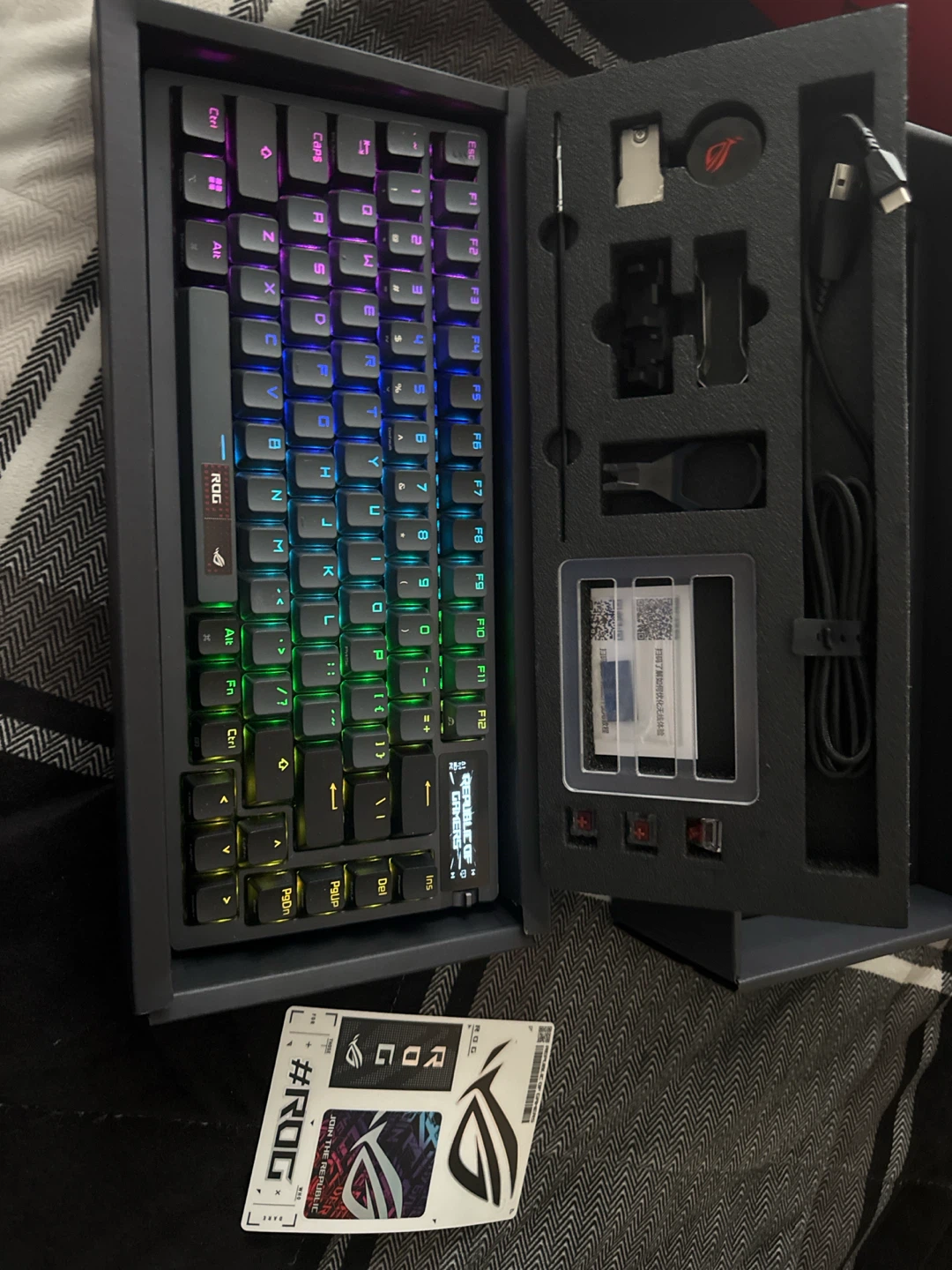 ASUS ROG AZOTH !!!