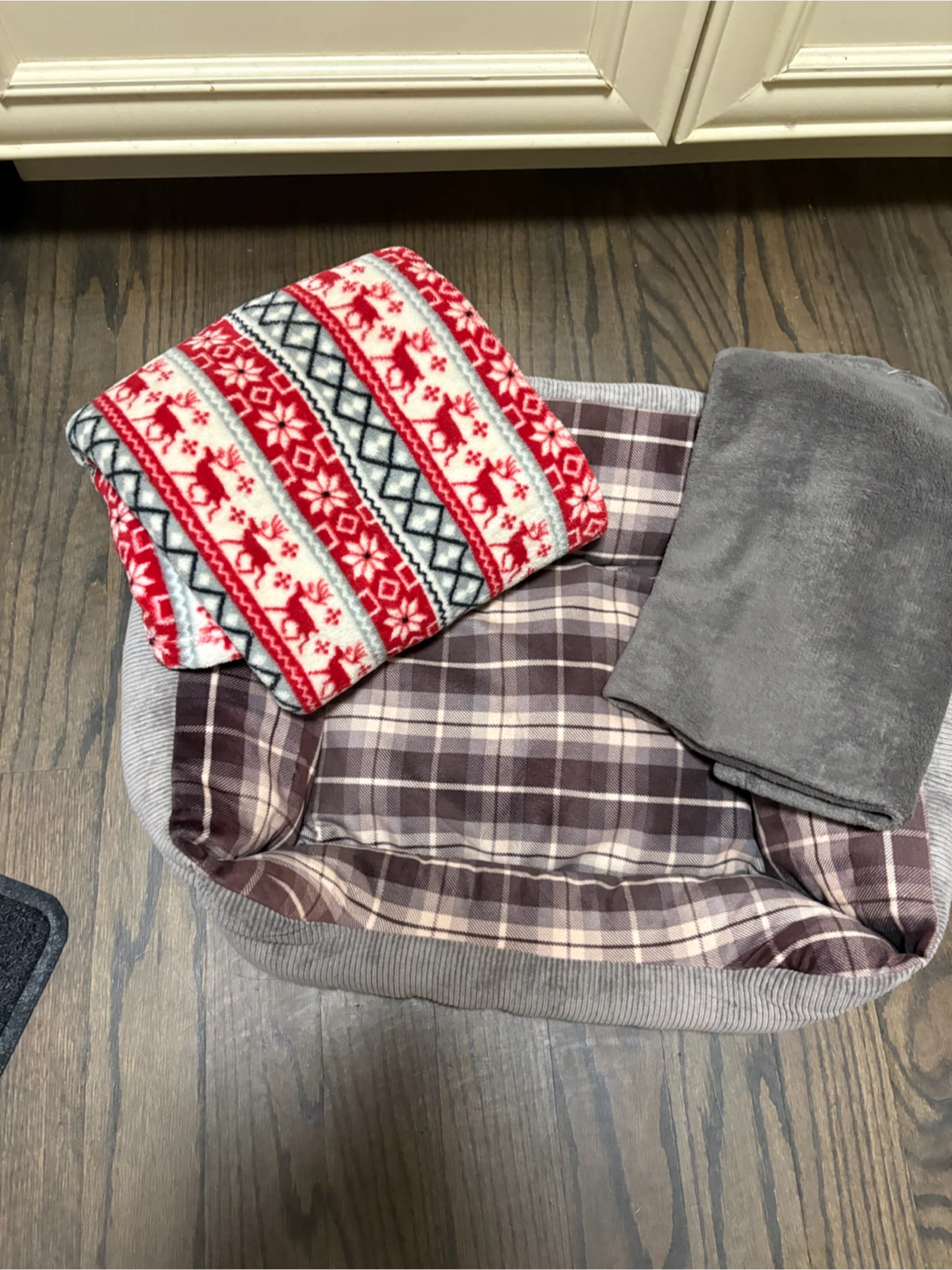 Numerous Dog items for free - photo 3