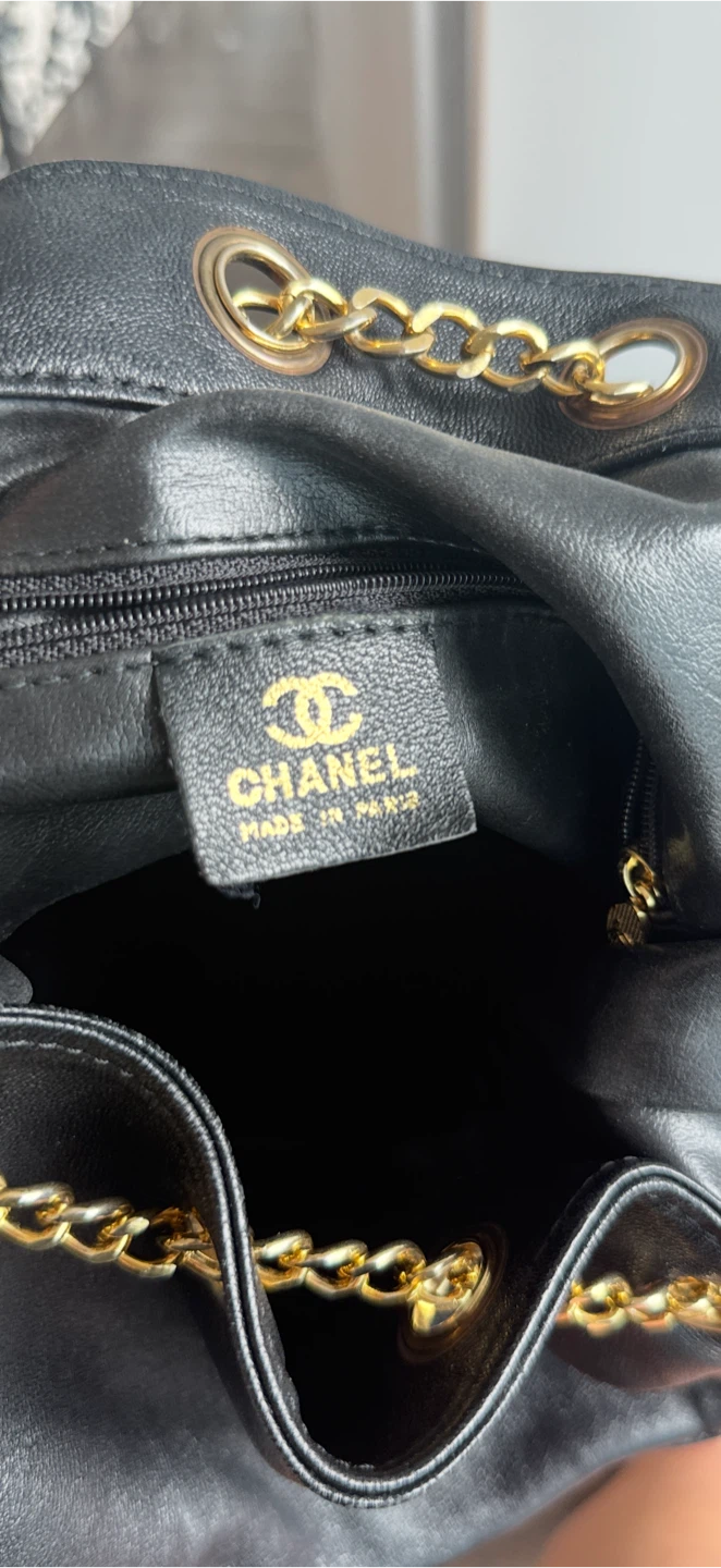 Chanel Black Leather Quilted Drawstring Bucket Bag - photo 3