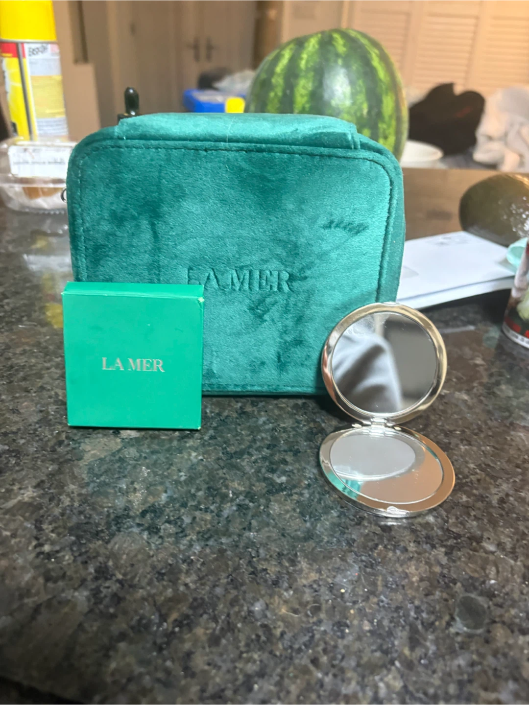 La Mer Green Velour Cosmetic Bag with Mirror and Box - photo 2