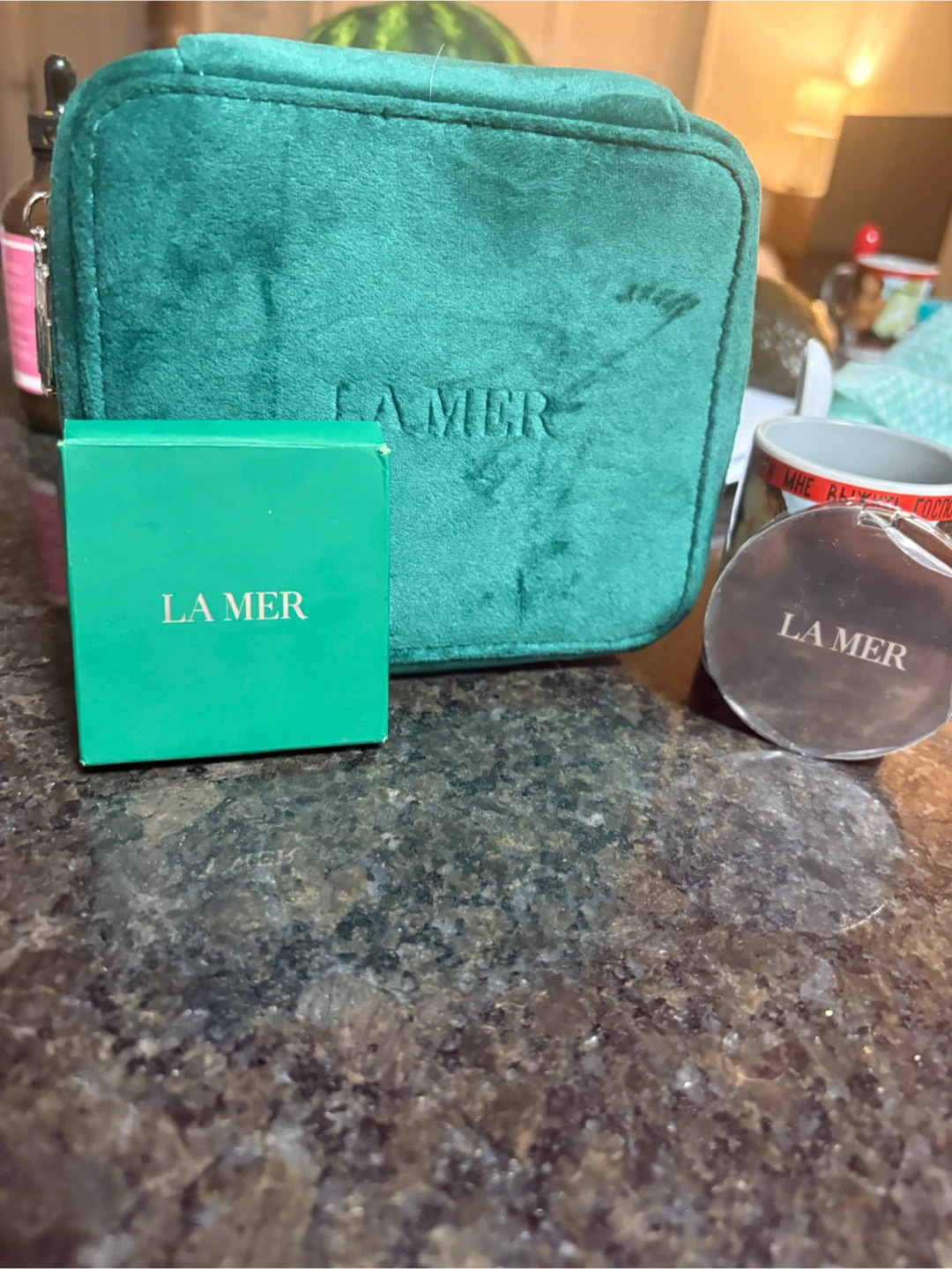 La Mer Green Velour Cosmetic Bag with Mirror and Box - photo 3