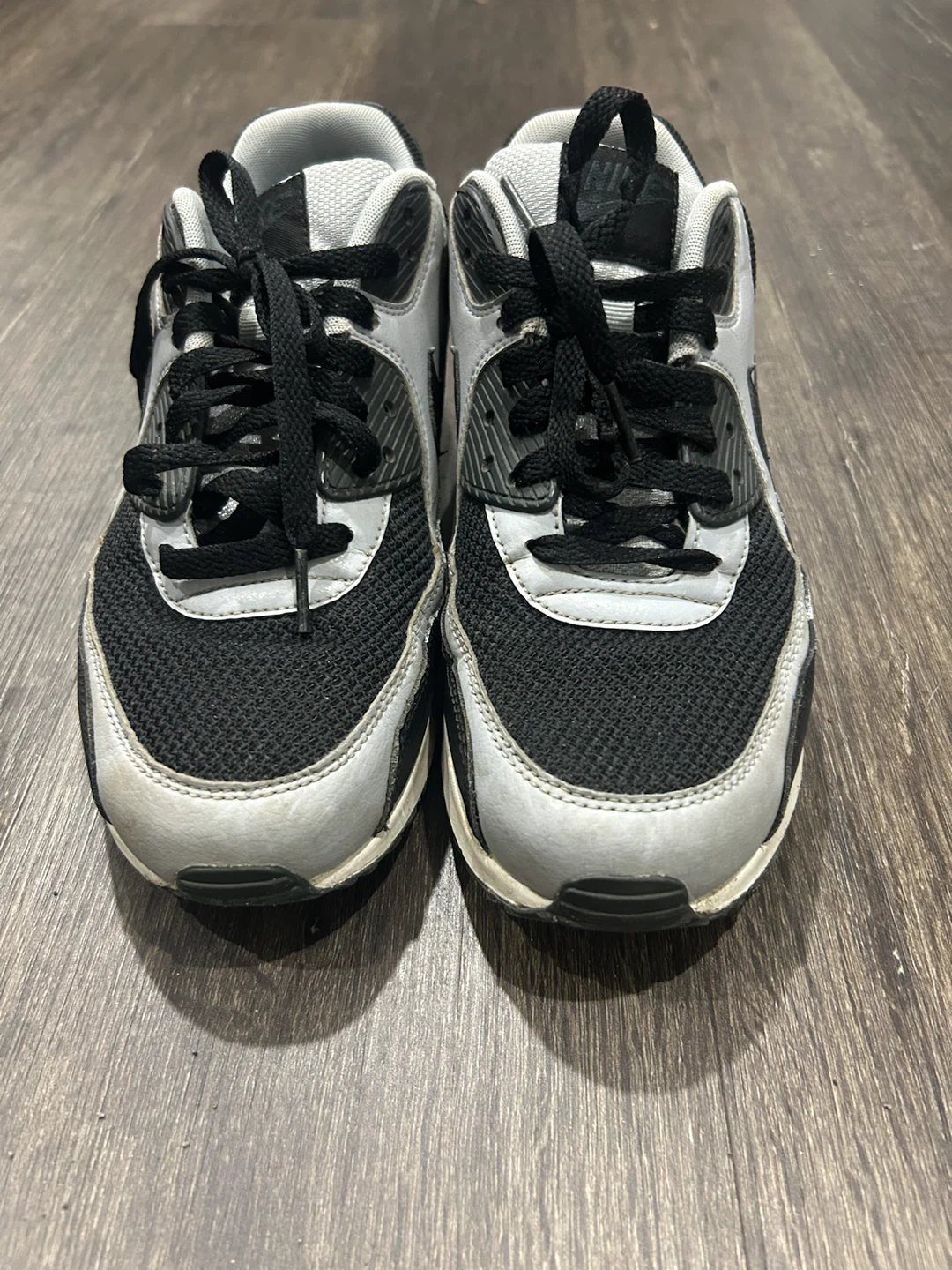 Nike Air Max 90 Shoes (Size 8)
