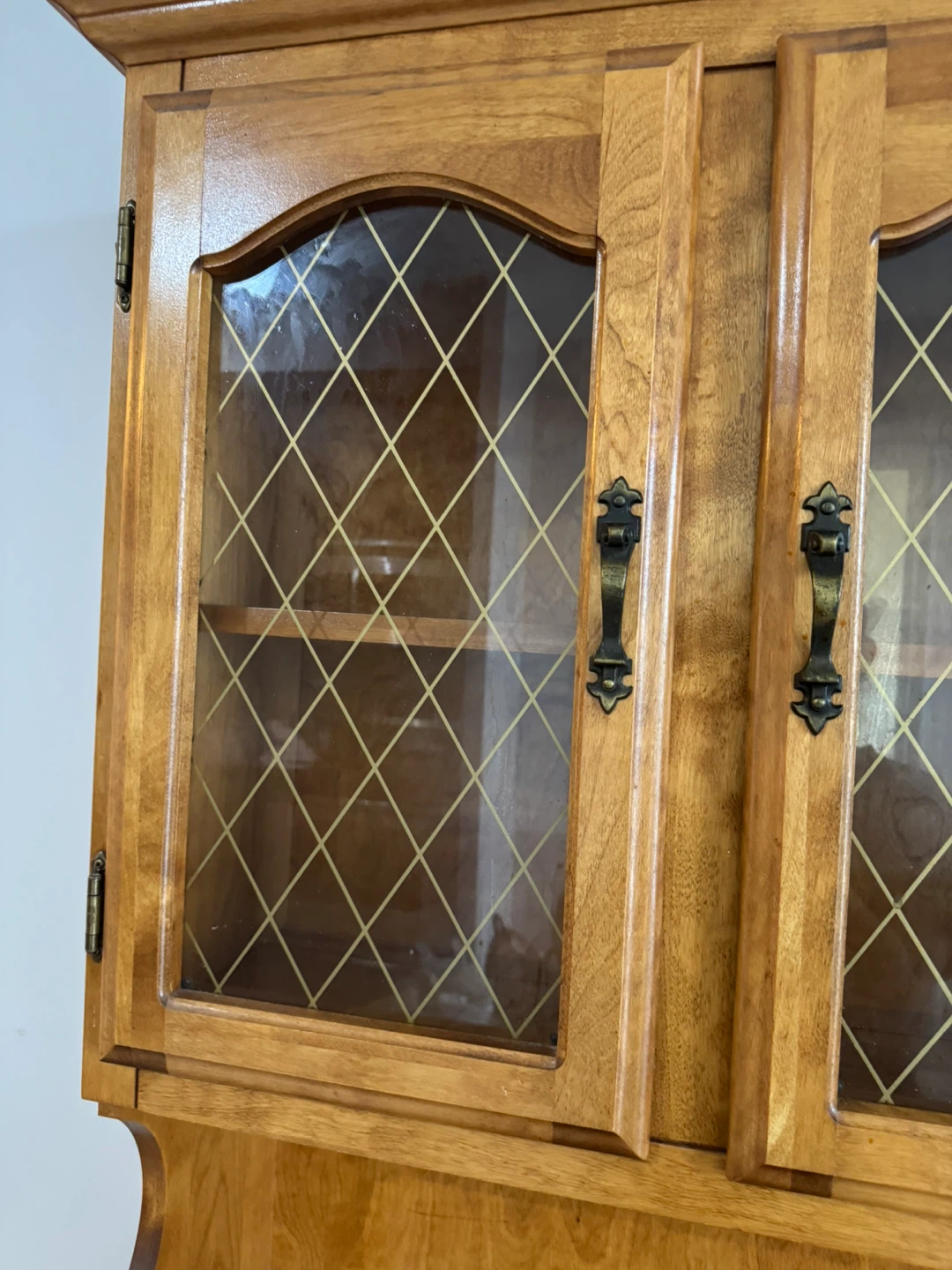 Vintage-Style Wooden China / Display Cabinet — Pickup Only - photo 2