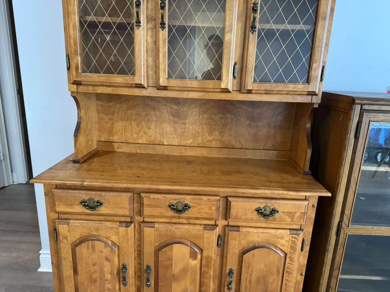 Vintage-Style Wooden China / Display Cabinet — Pickup Only - photo 4