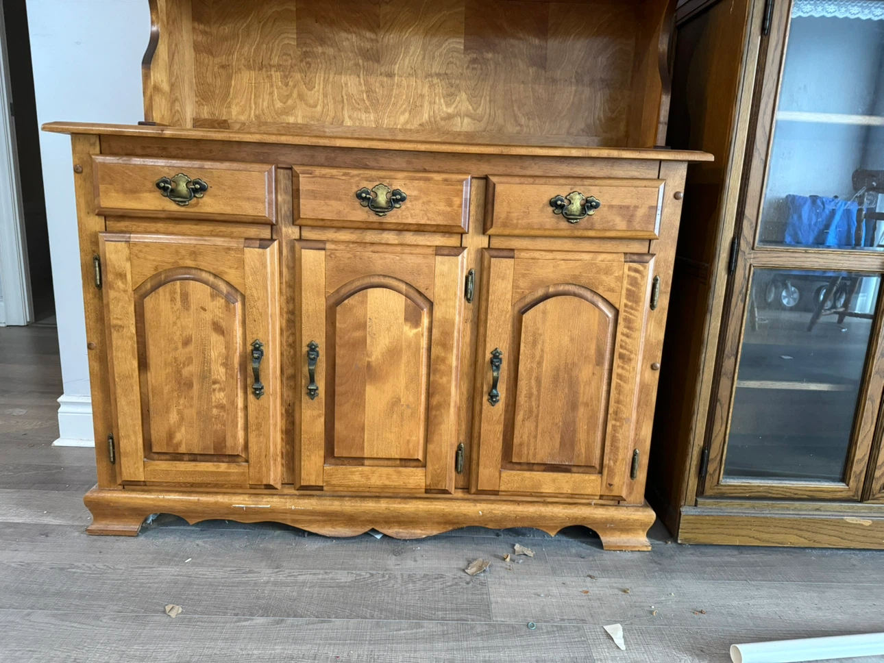 Vintage-Style Wooden China / Display Cabinet — Pickup Only - photo 5