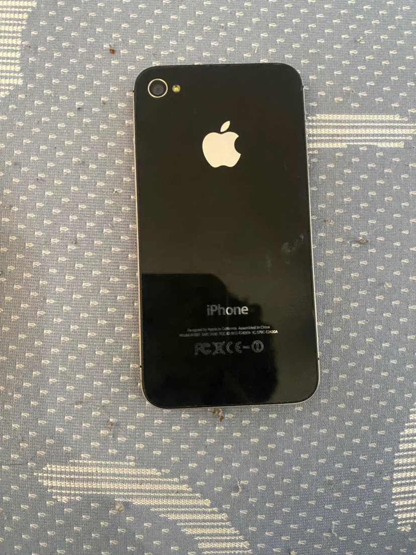 Apple iPhone 4 Black - photo 2