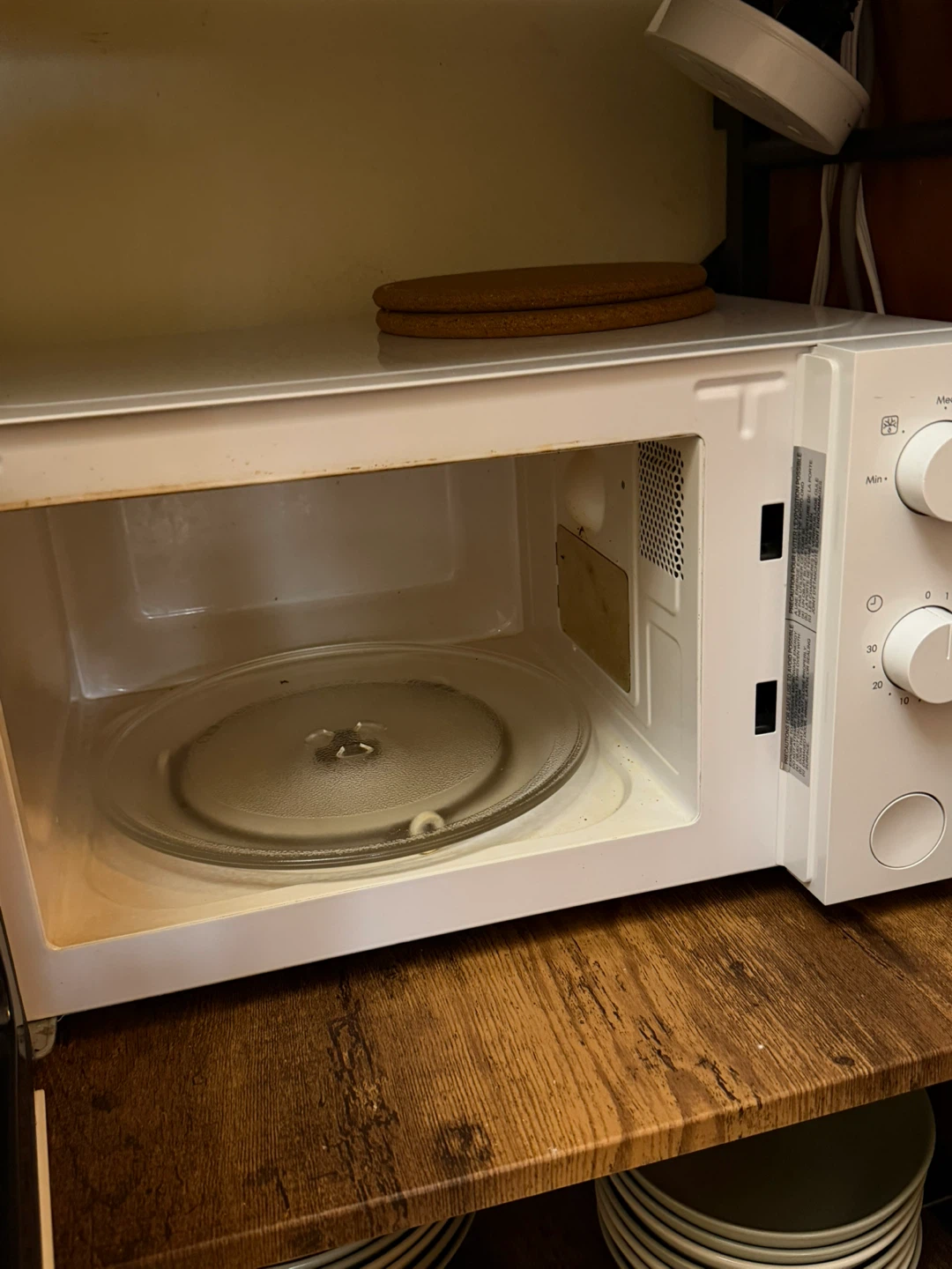 White Microwave Oven - photo 2