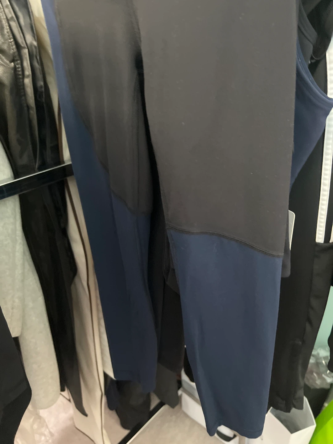 Lululemon Leggings - Black and Navy Blue - photo 3