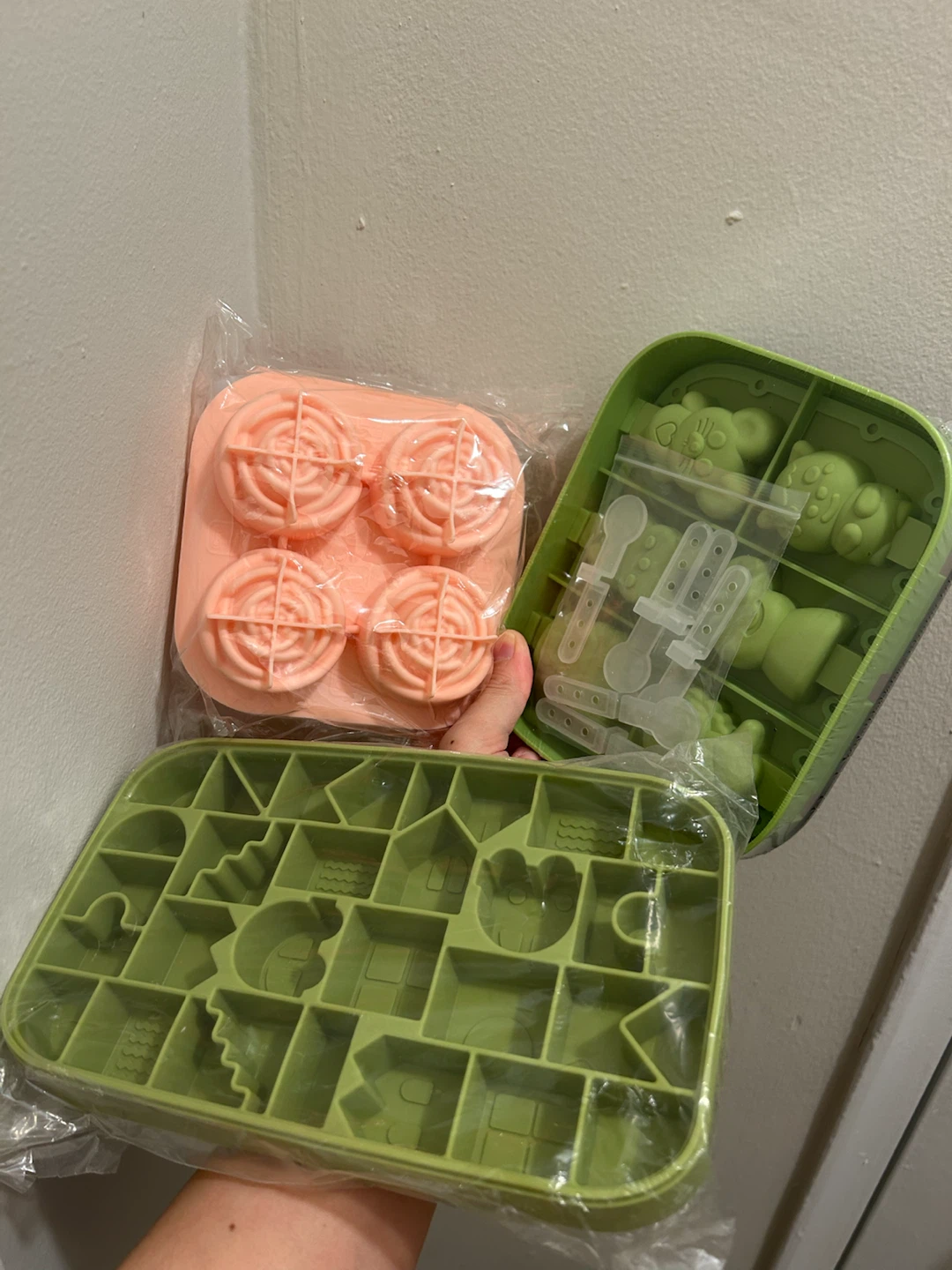 Brand New Silicone Ice Cube Trays & Popsicle Mold Set