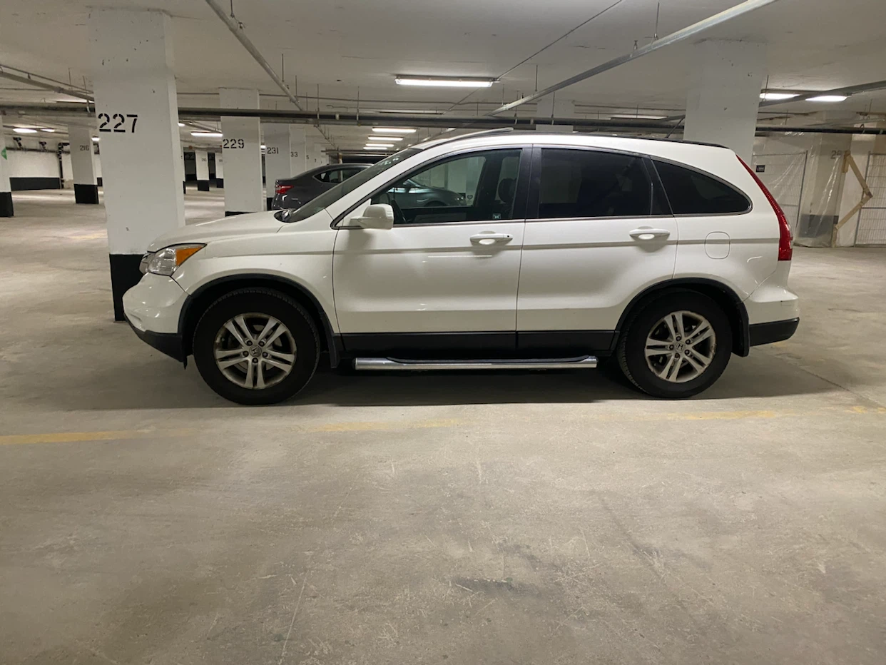 White Honda CR-V SUV