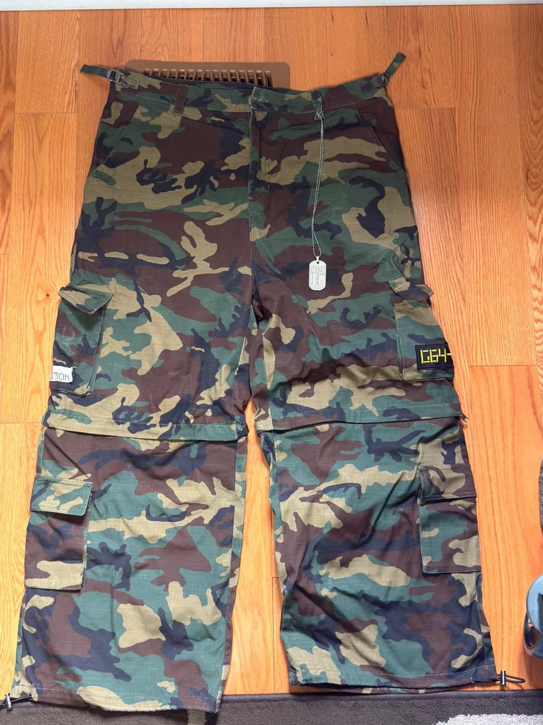Camouflage Convertible Cargo Pants/Shorts - Size XL