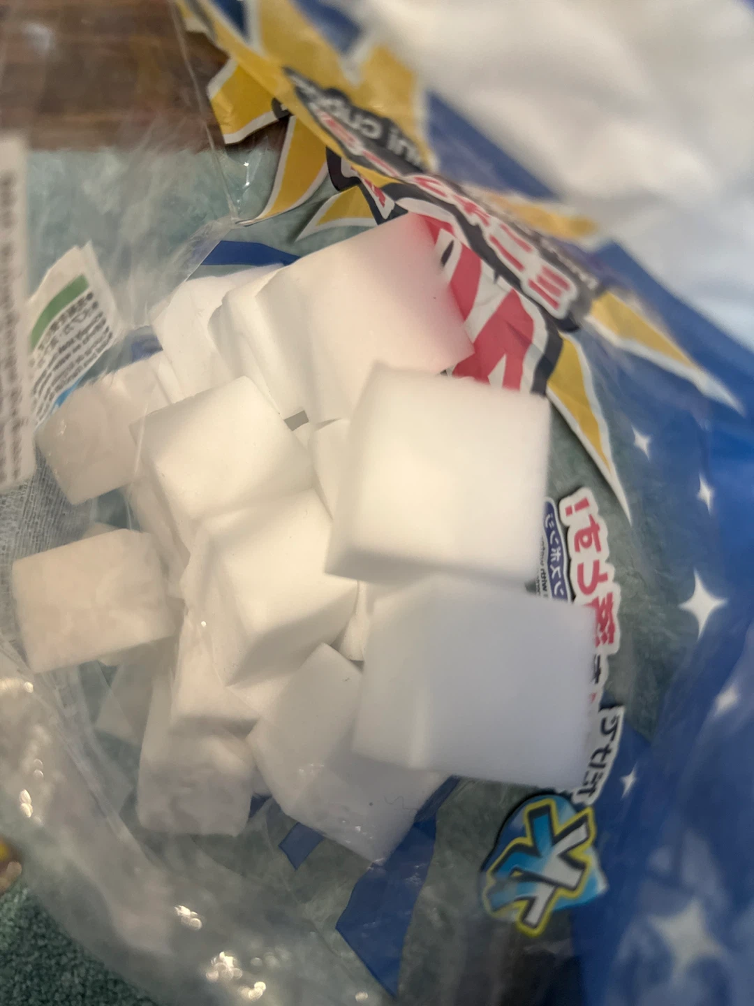 Daiso Melamine Mini Cubes Cleaning Sponges - photo 5