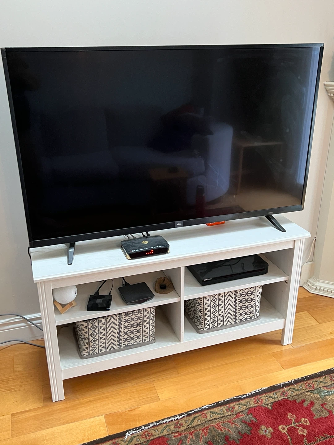 LG 55" UHD 4K Smart TV (Model 55UJ62)