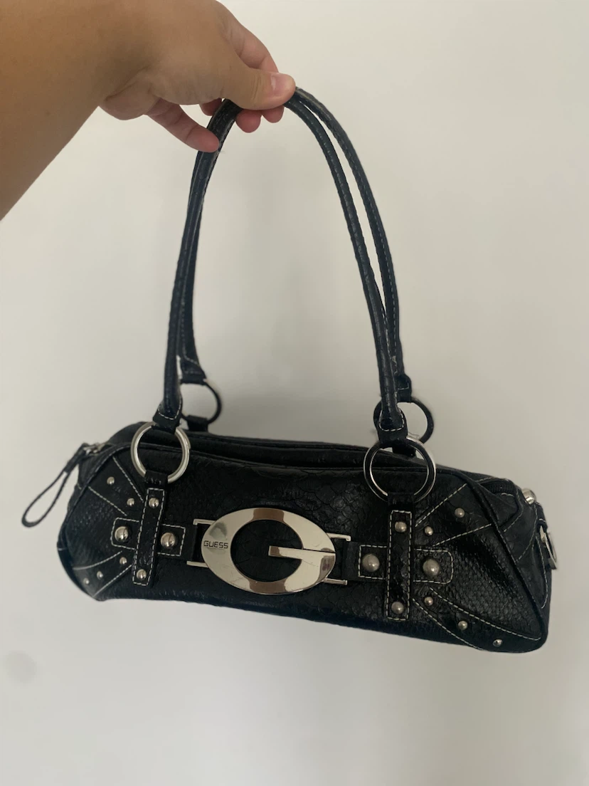 Black vintage Guess Shoulder Bag