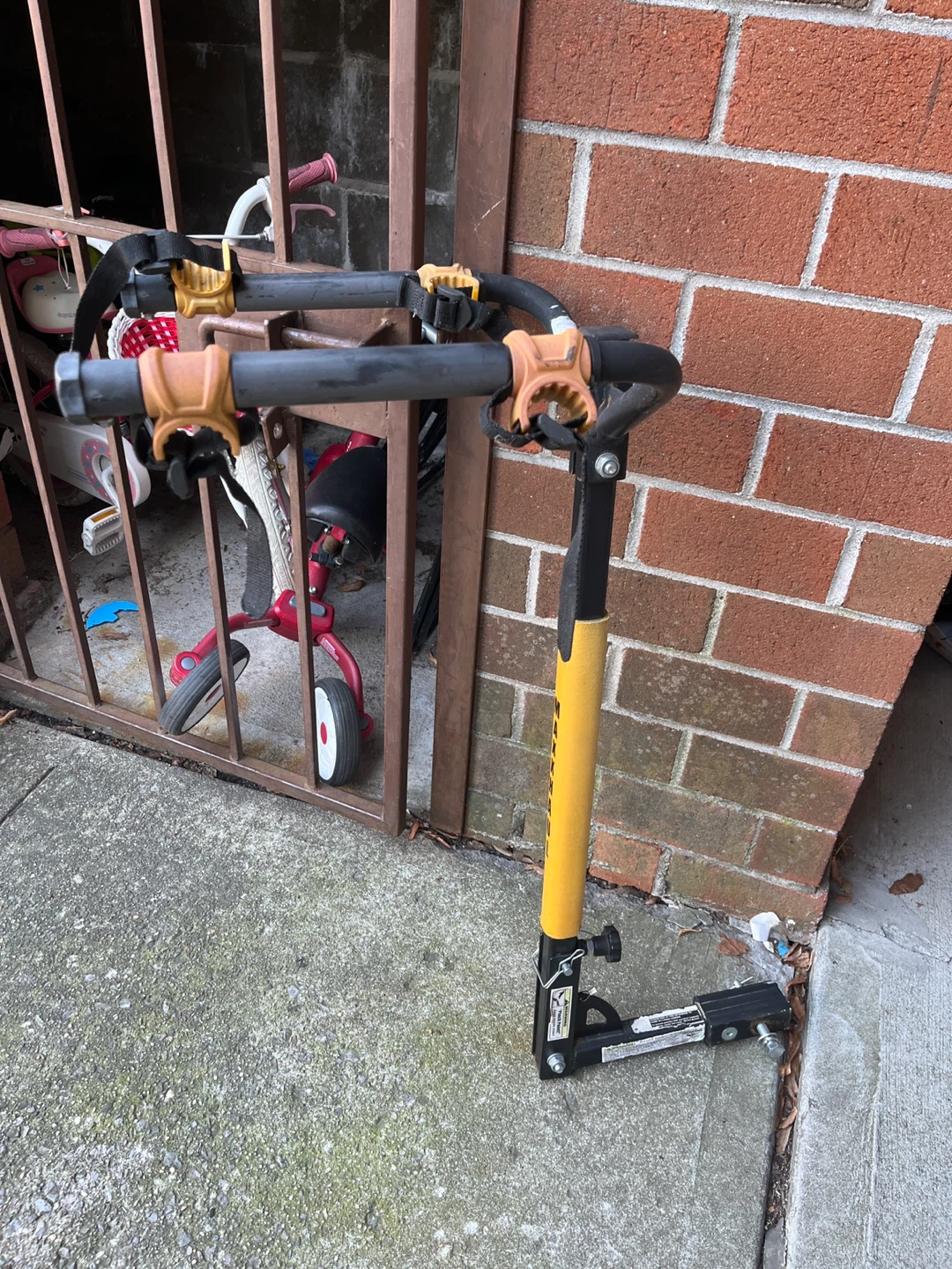 MaxxHaul 2-Bike Hitch Mount Rack - photo 2