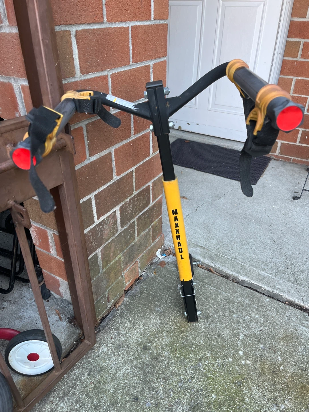 MaxxHaul 2-Bike Hitch Mount Rack - photo 3