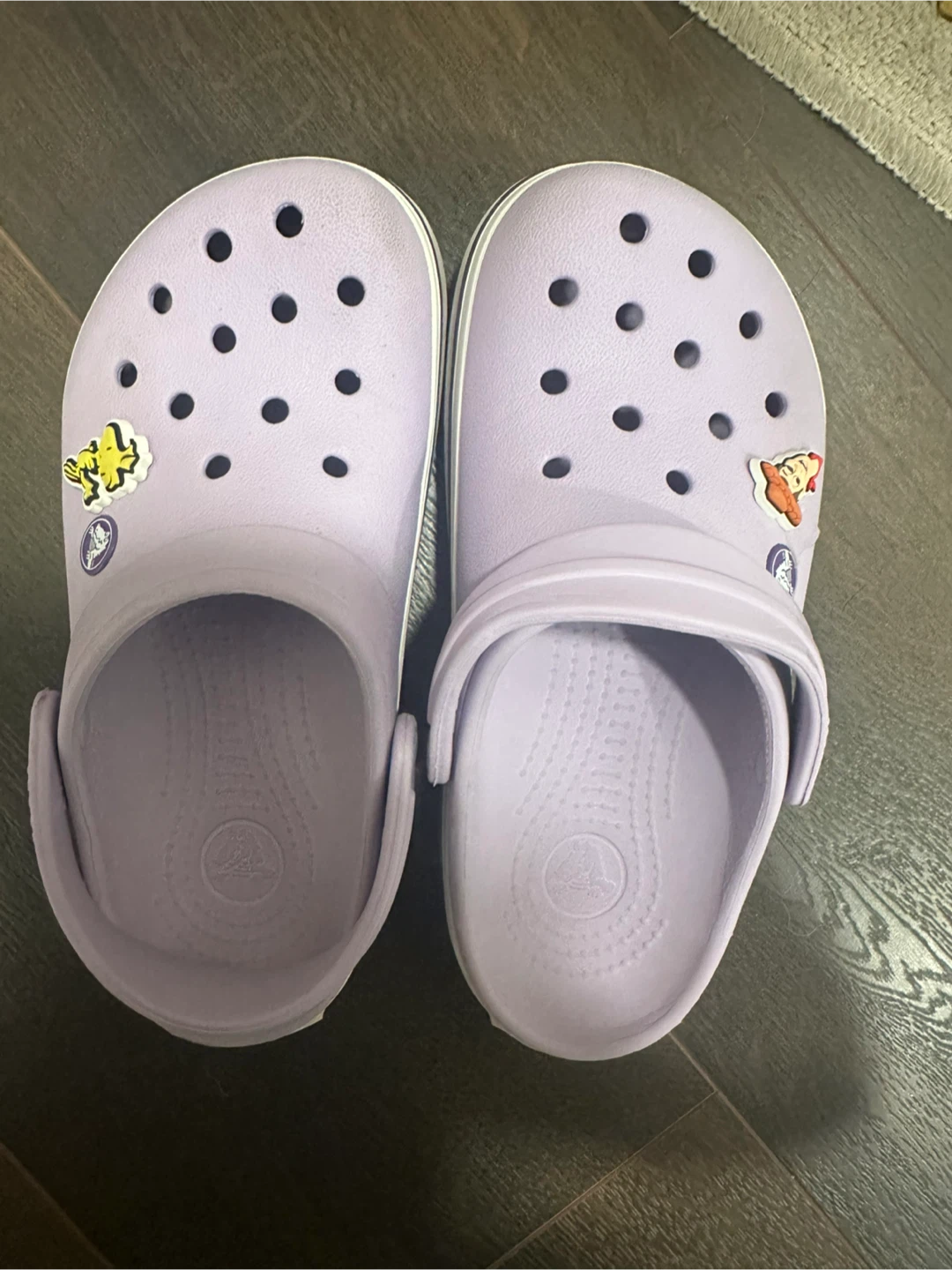 Lavender Crocs J4