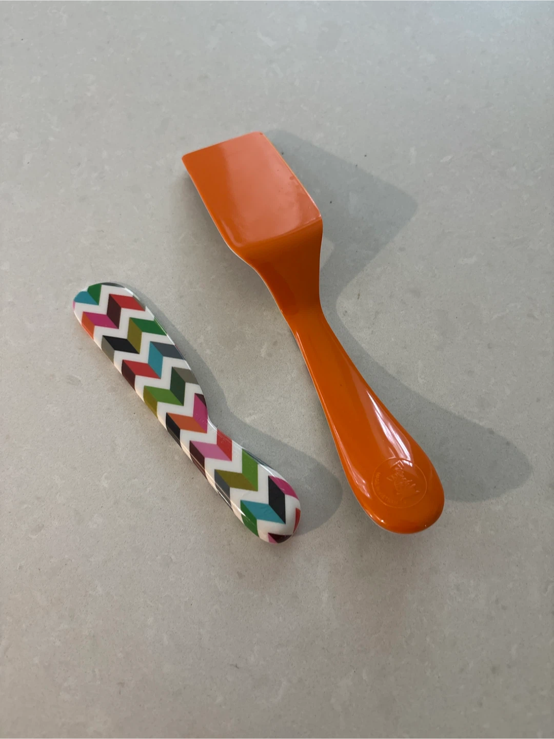 French Bull chevron melamine server and spreader set - photo 2
