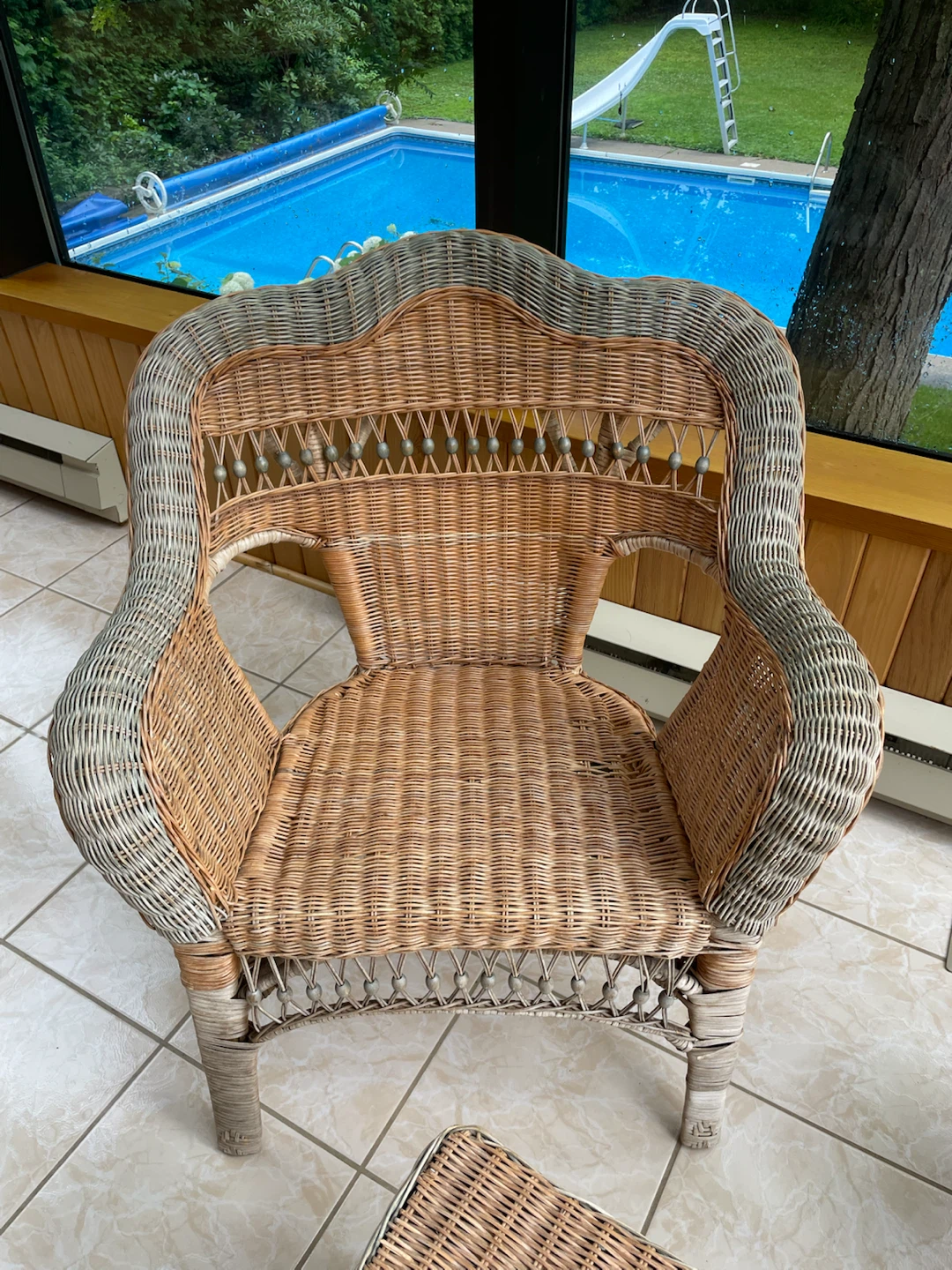 EUC Wicker  Chairs and Coffee Table Set - photo 2