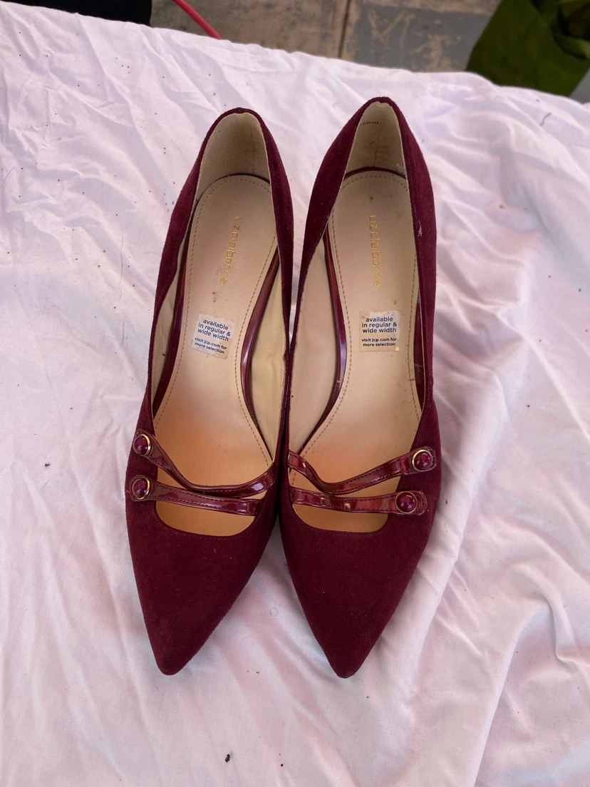 Liz Claiborne Burgundy Suede Heels