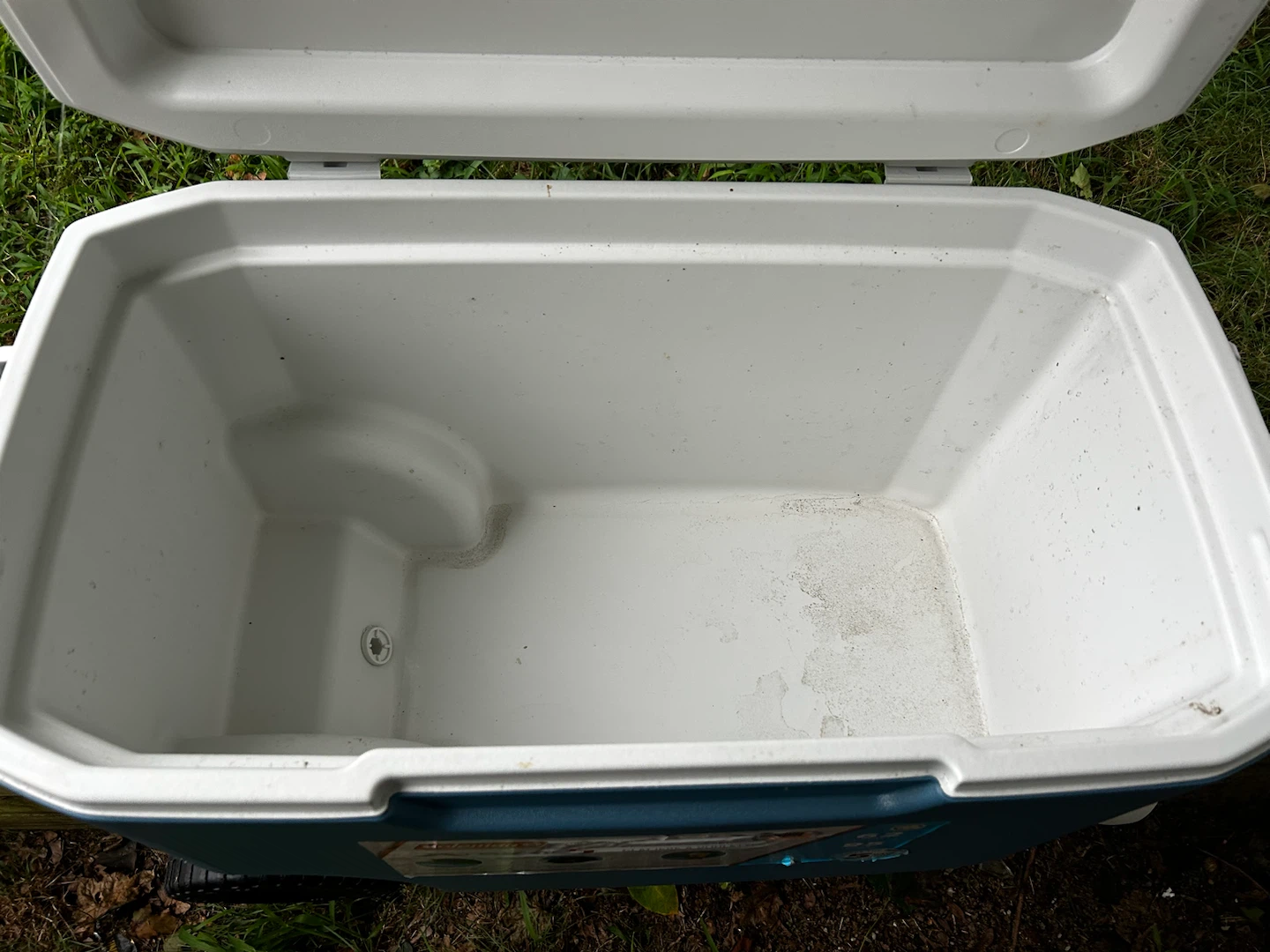 Coleman Xtreme Wheeled Cooler 95 Cans - photo 3