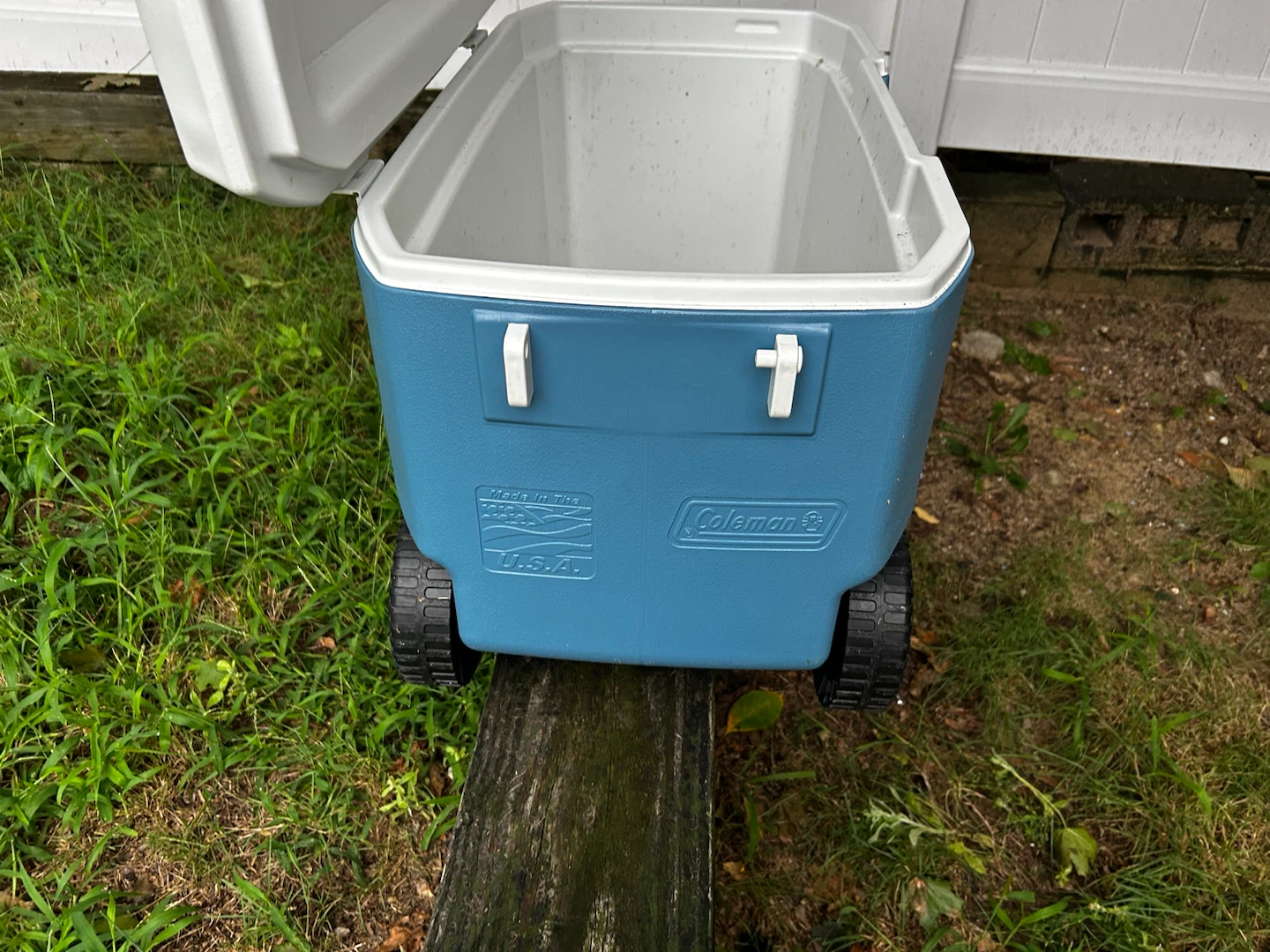 Coleman Xtreme Wheeled Cooler 95 Cans - photo 5