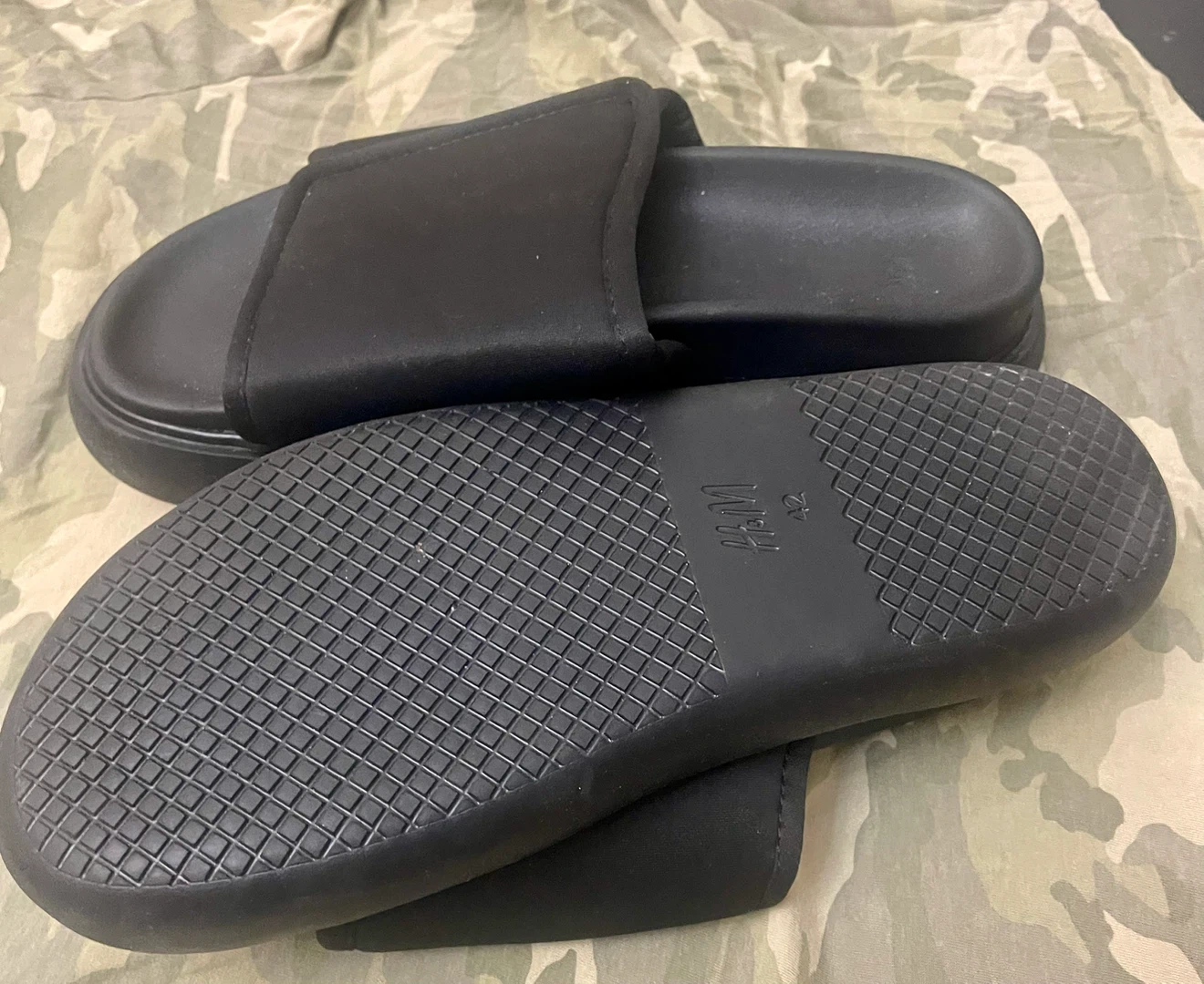 H&M Black Slides & Faux Snake Gladiator Sandals - photo 4