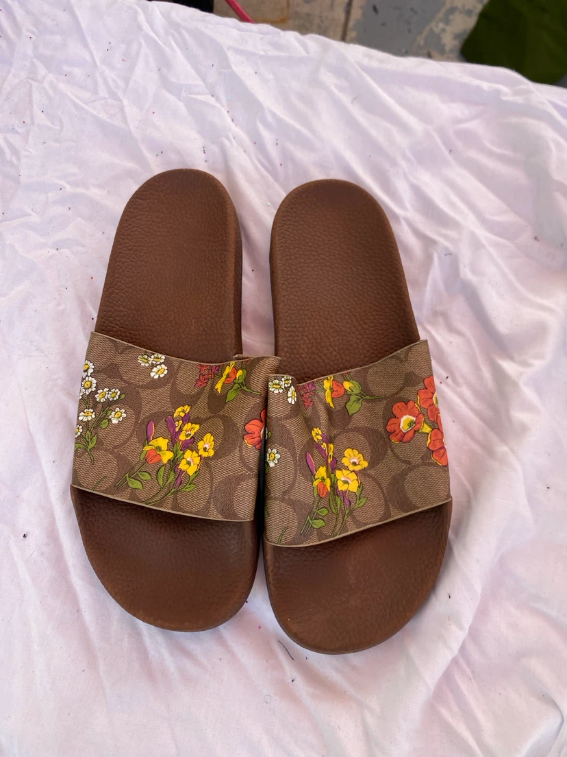 Coach Floral Slides Size 10