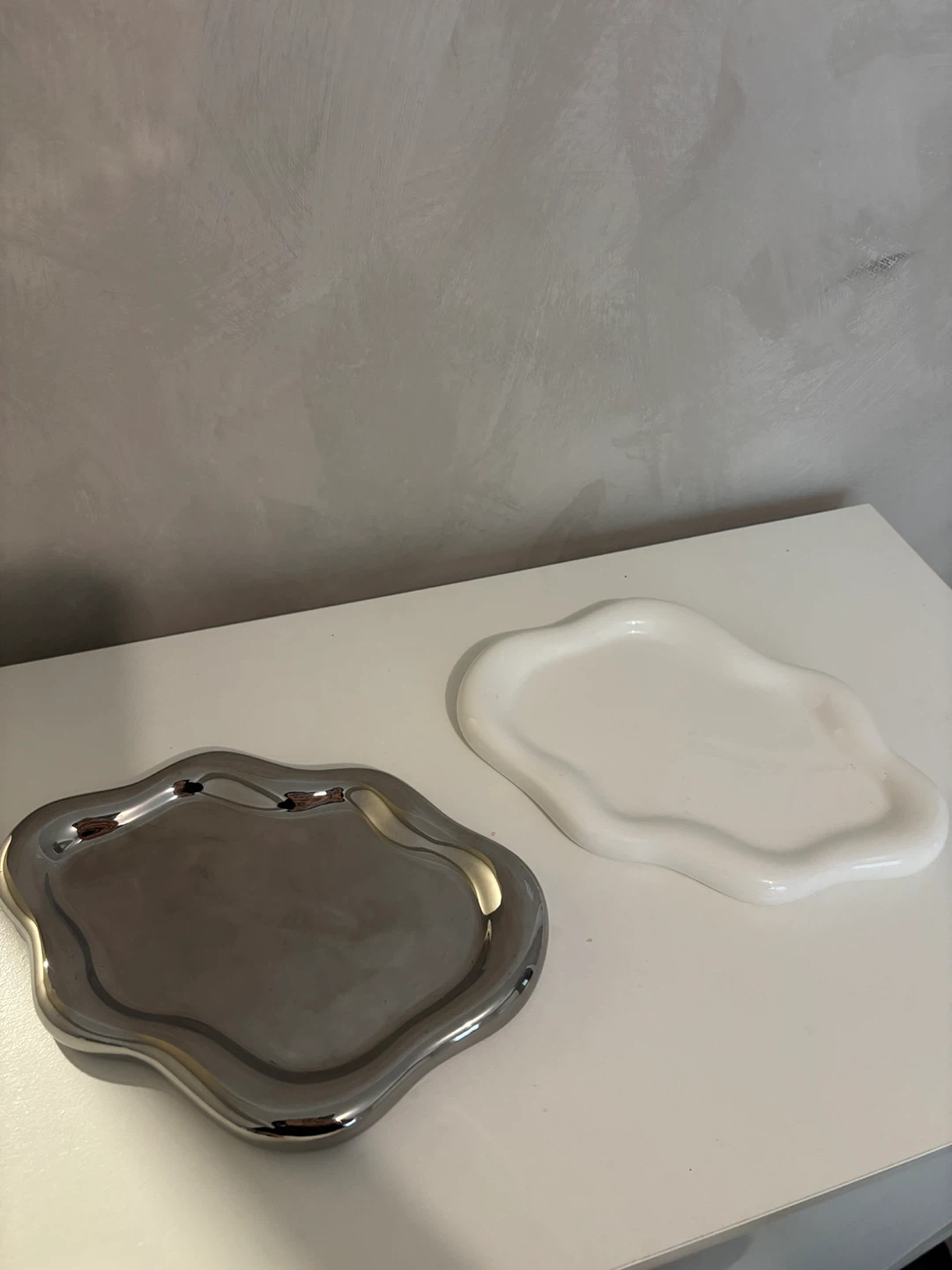 Wavy Decorative Trays (Set of 2)