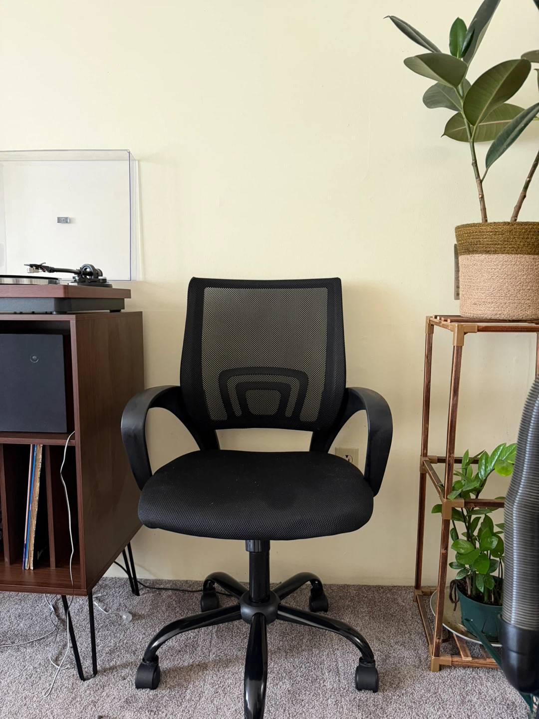 Black Mesh Office Chair - photo 3
