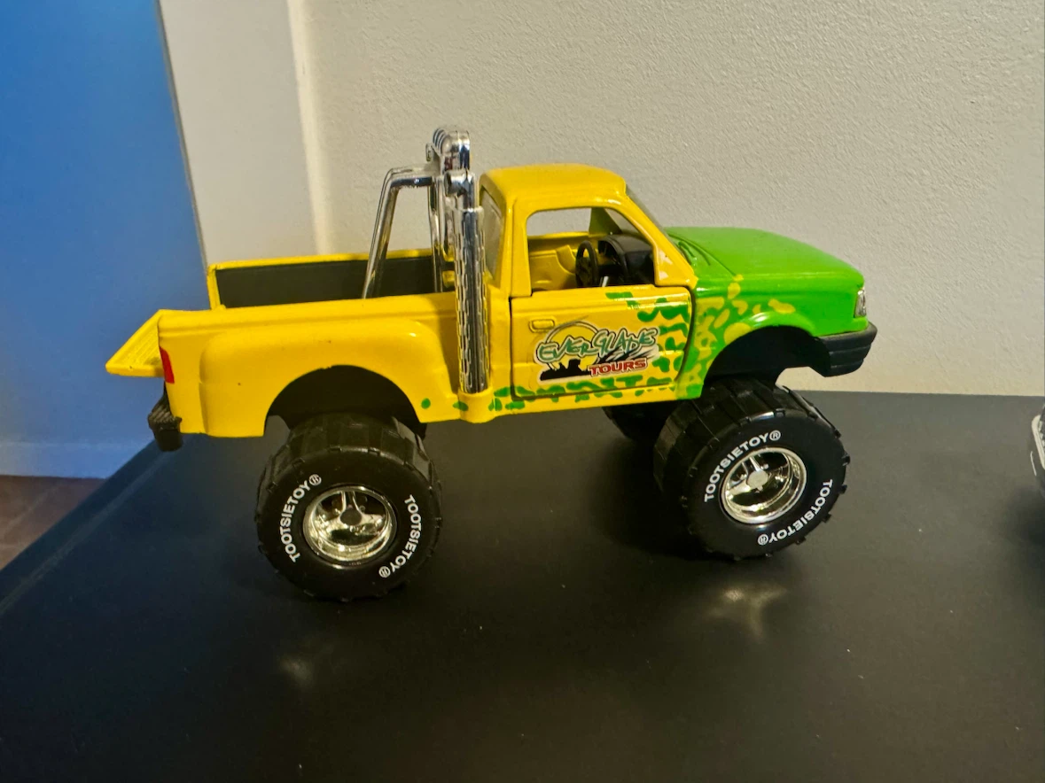 Diecast Cars and Trucks - photo 4