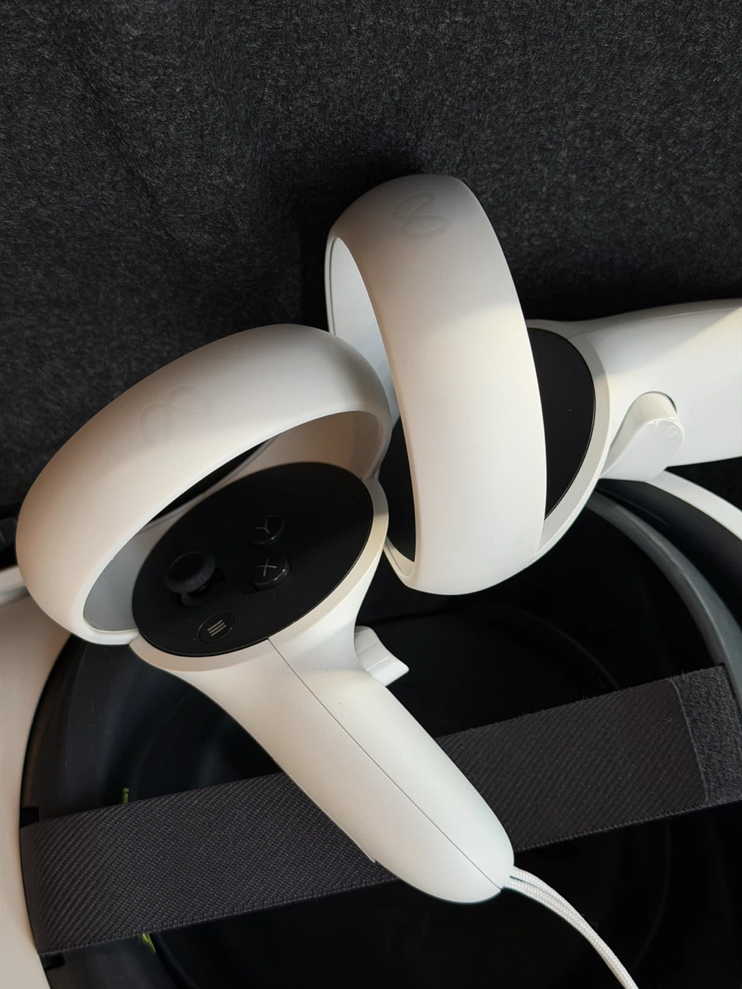 Meta Quest 2 128GB VR Headset Bundle + Accessories - photo 3