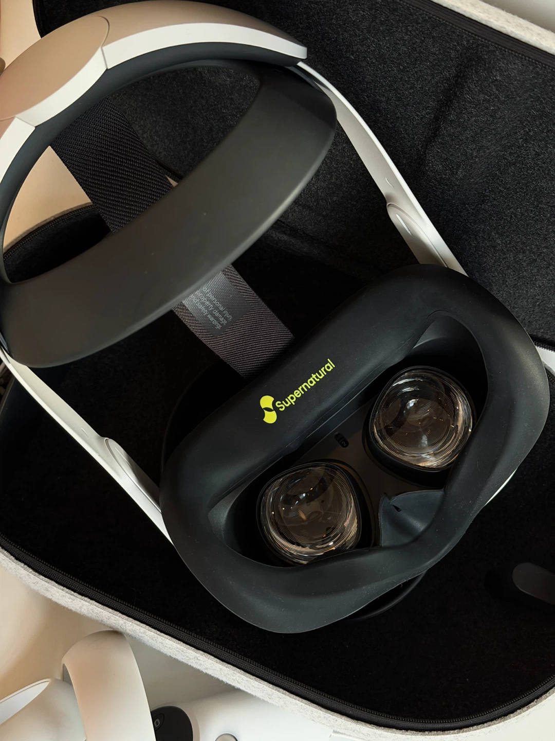 Meta Quest 2 128GB VR Headset Bundle + Accessories - photo 4