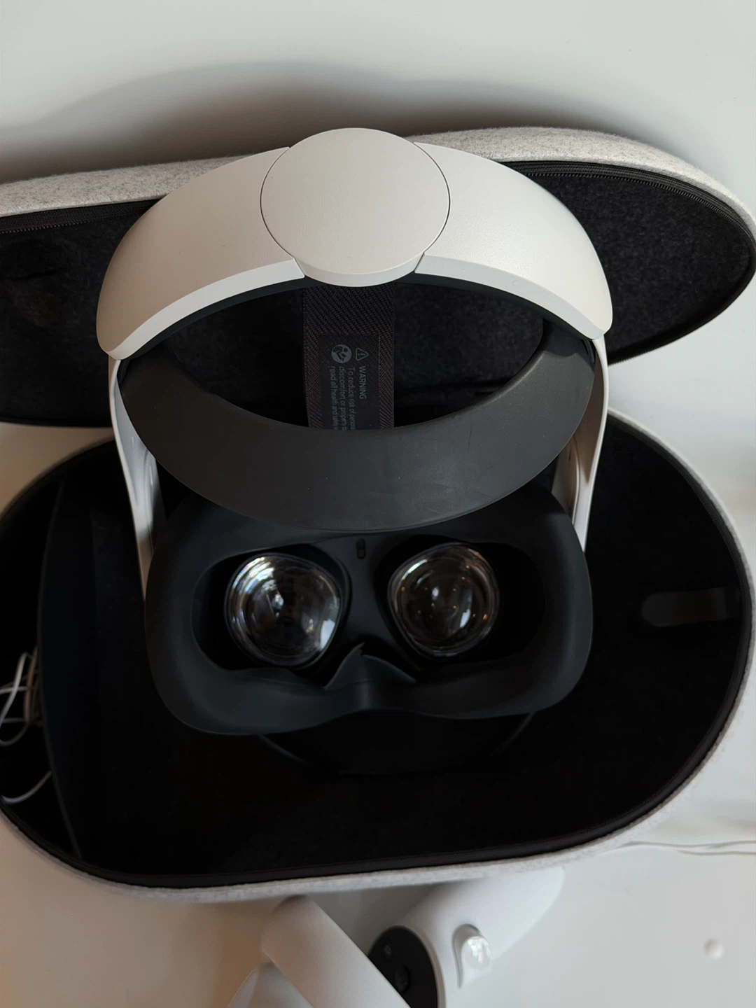 Meta Quest 2 128GB VR Headset Bundle + Accessories - photo 5