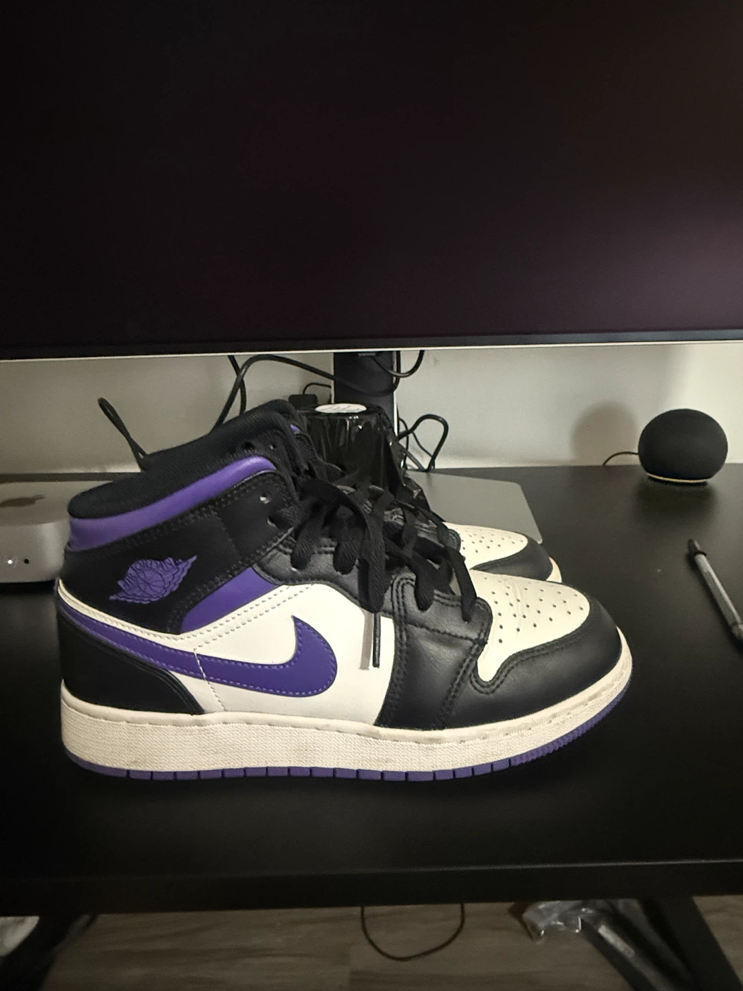 Air Jordan 1 Mid SE Purple Black White - photo 2
