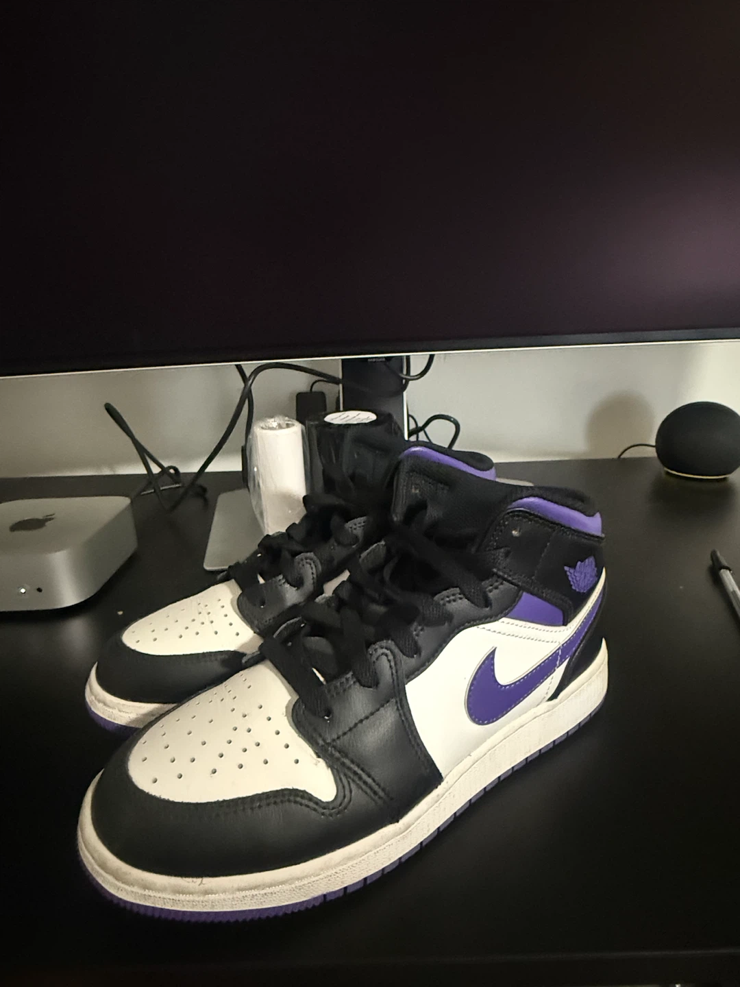 Air Jordan 1 Mid SE Purple Black White - photo 4