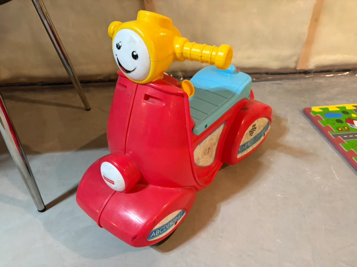 Fisher-Price Laugh and Learn Smart Stages Scooter - photo 2