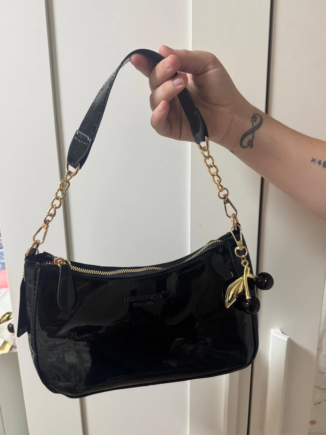 Fashion & Bags White Shoulder Black with Cherry Charm