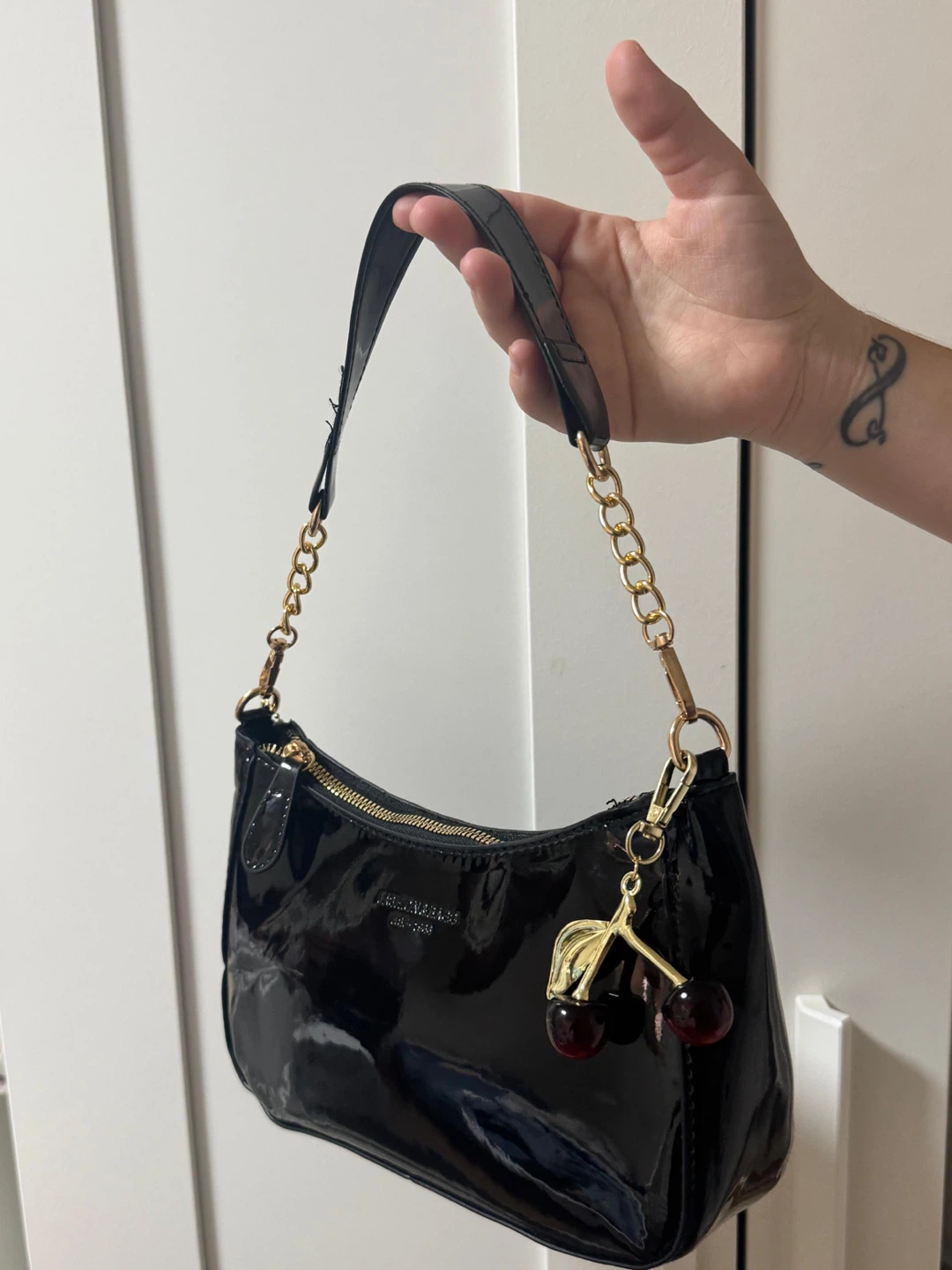 Fashion & Bags White Shoulder Black with Cherry Charm - photo 2