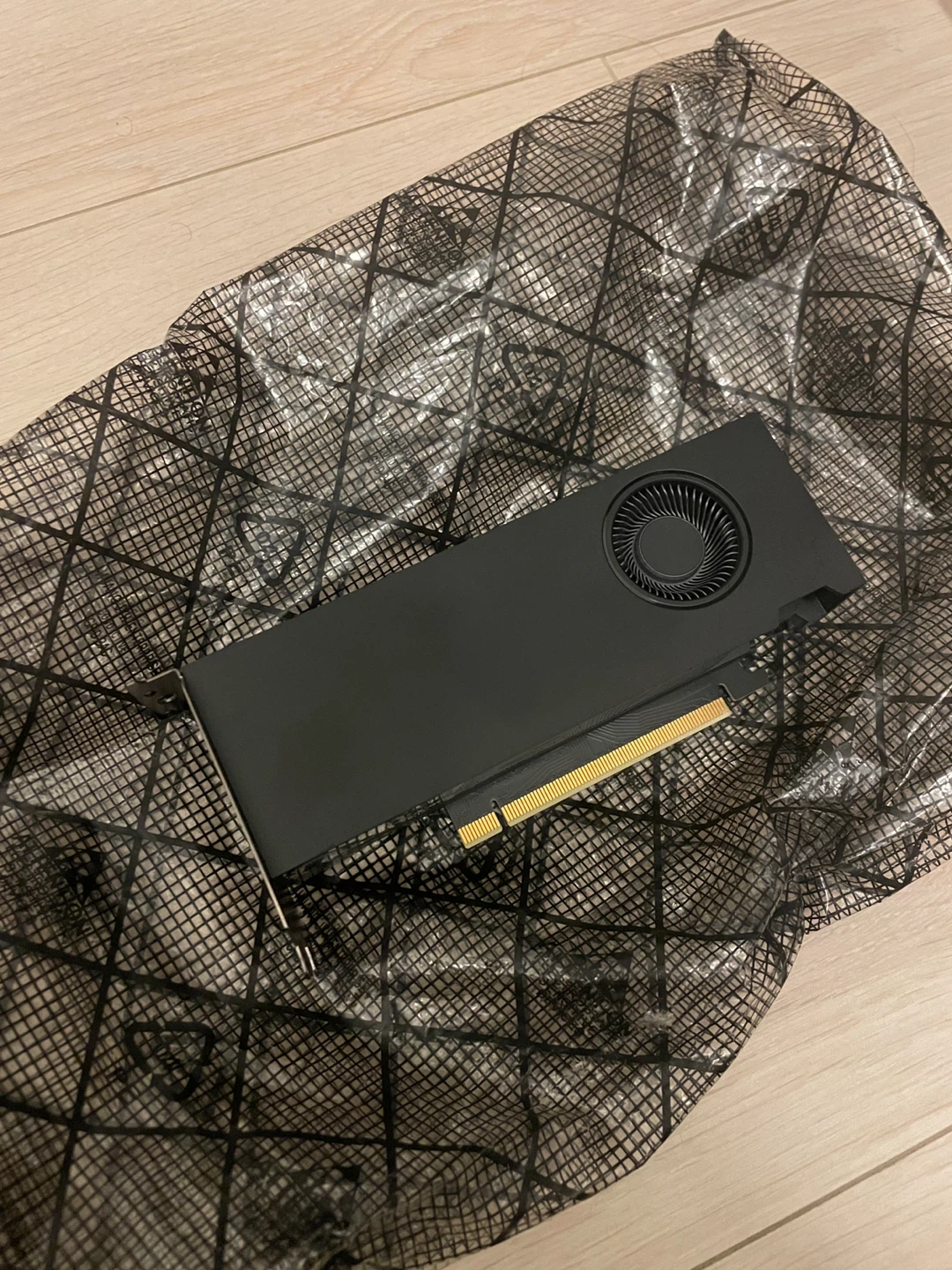 GPU Nvidia A2000 with 12GB or ram