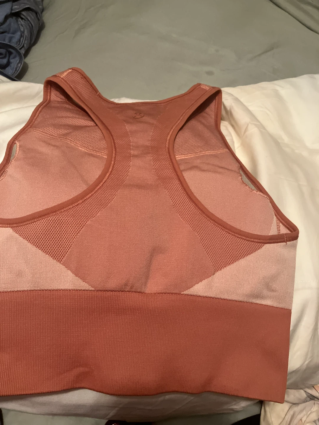 Lululemon Sports Bra Size 6 - photo 2