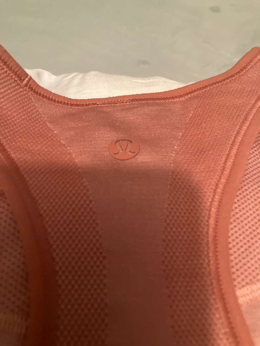 Lululemon Sports Bra Size 6 - photo 3
