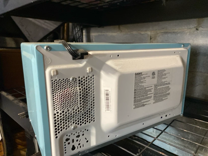 Galanz Retro Microwave Oven - photo 2