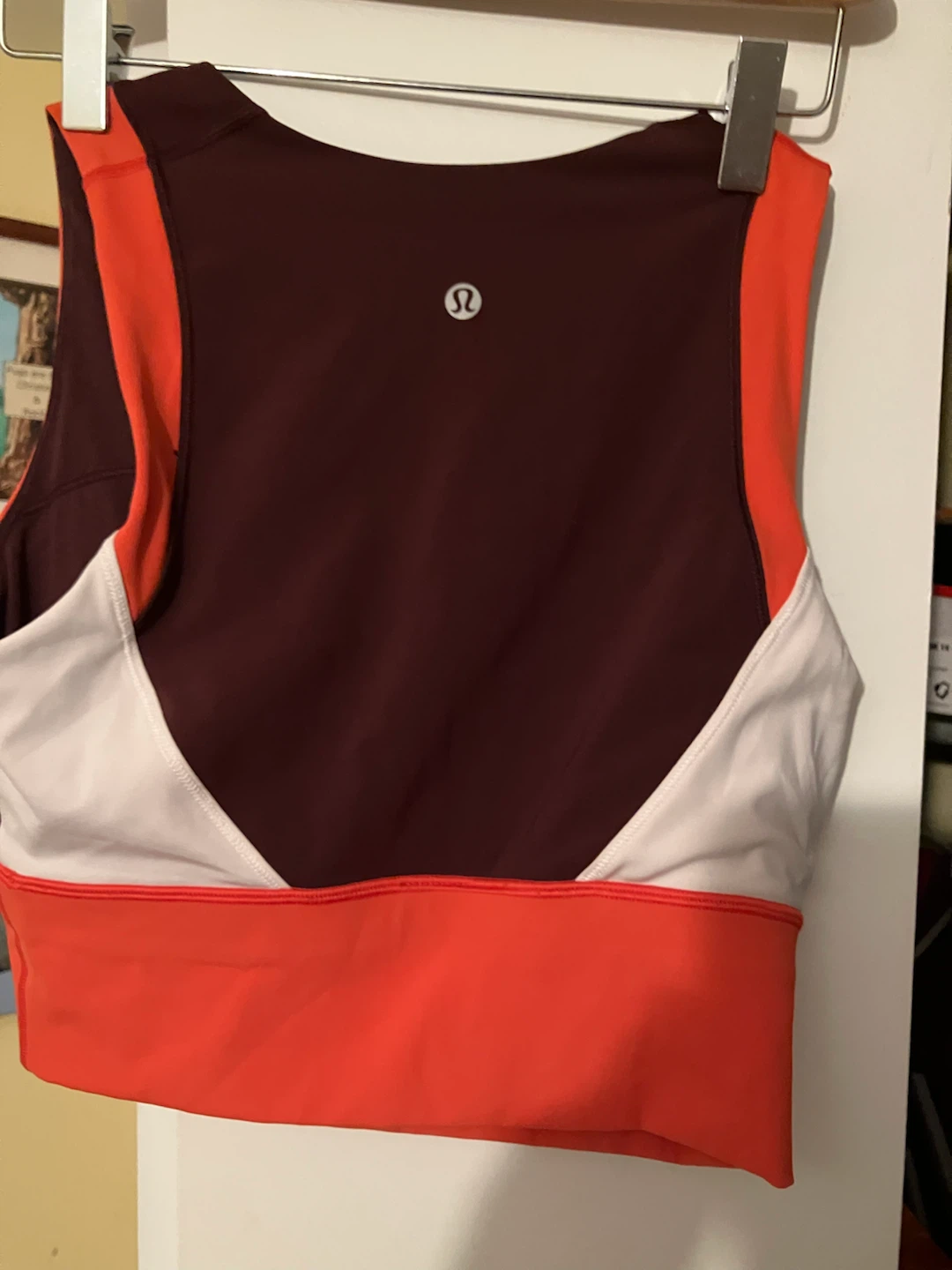 Lululemon Sports Bra Size 8 - photo 2