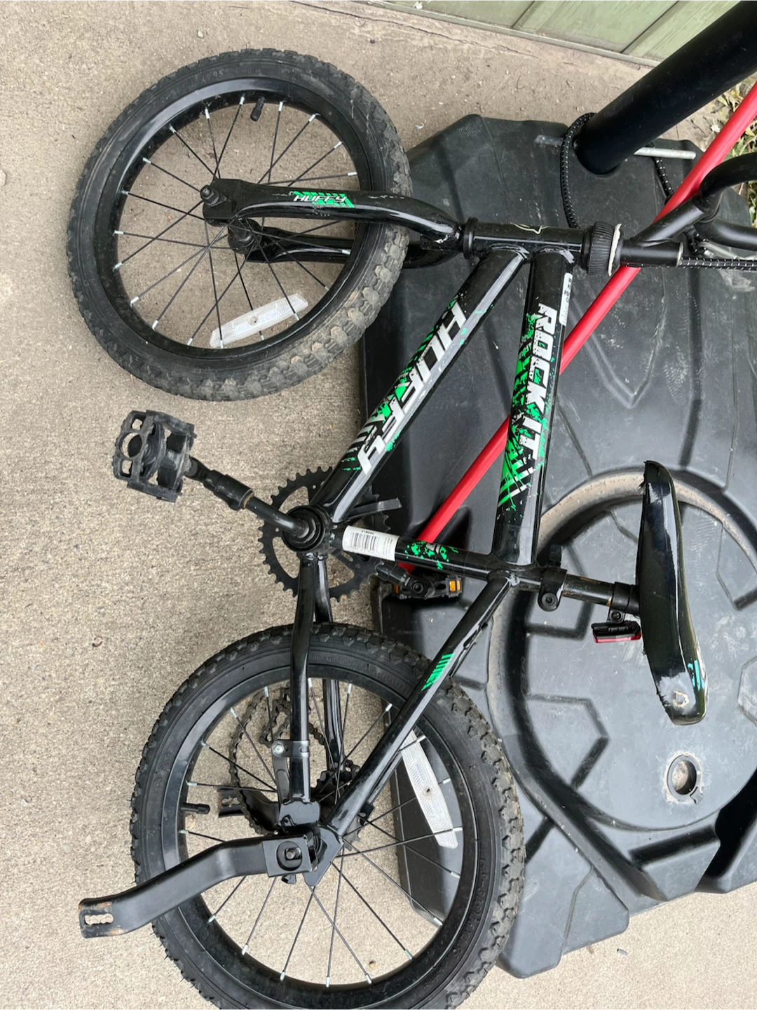 Kids bike and basketball hoop - photo 2